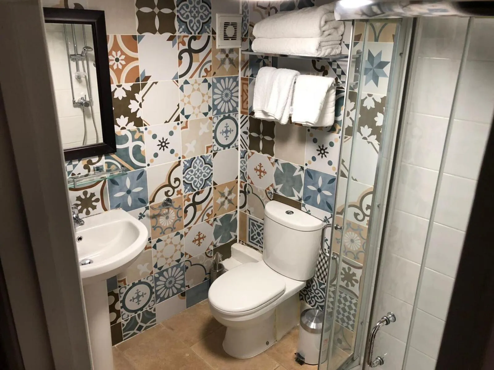 Bathroom in The Plough Bicester