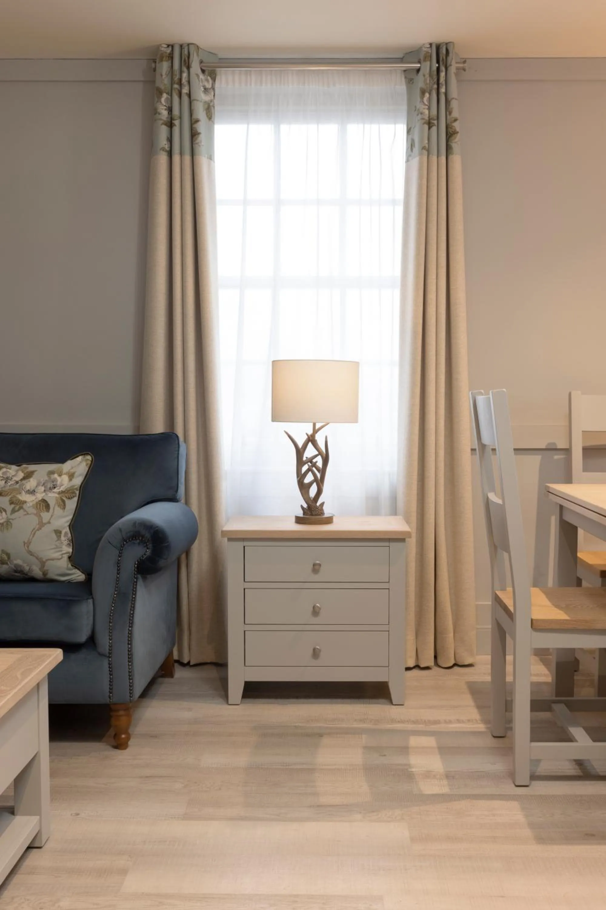 Bedroom in The Glencoe Inn