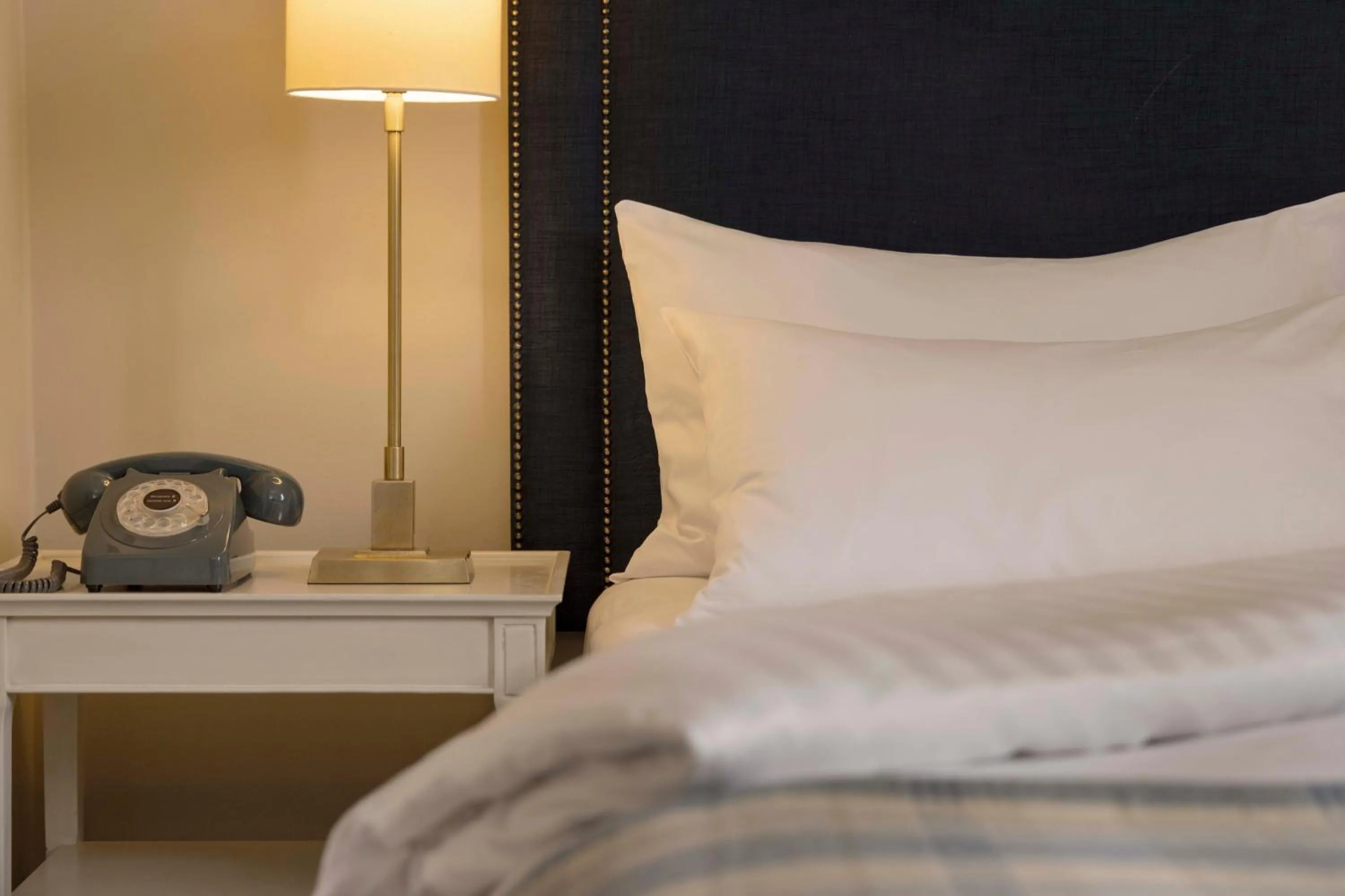 Bedroom, Bed in Balmoral Arms