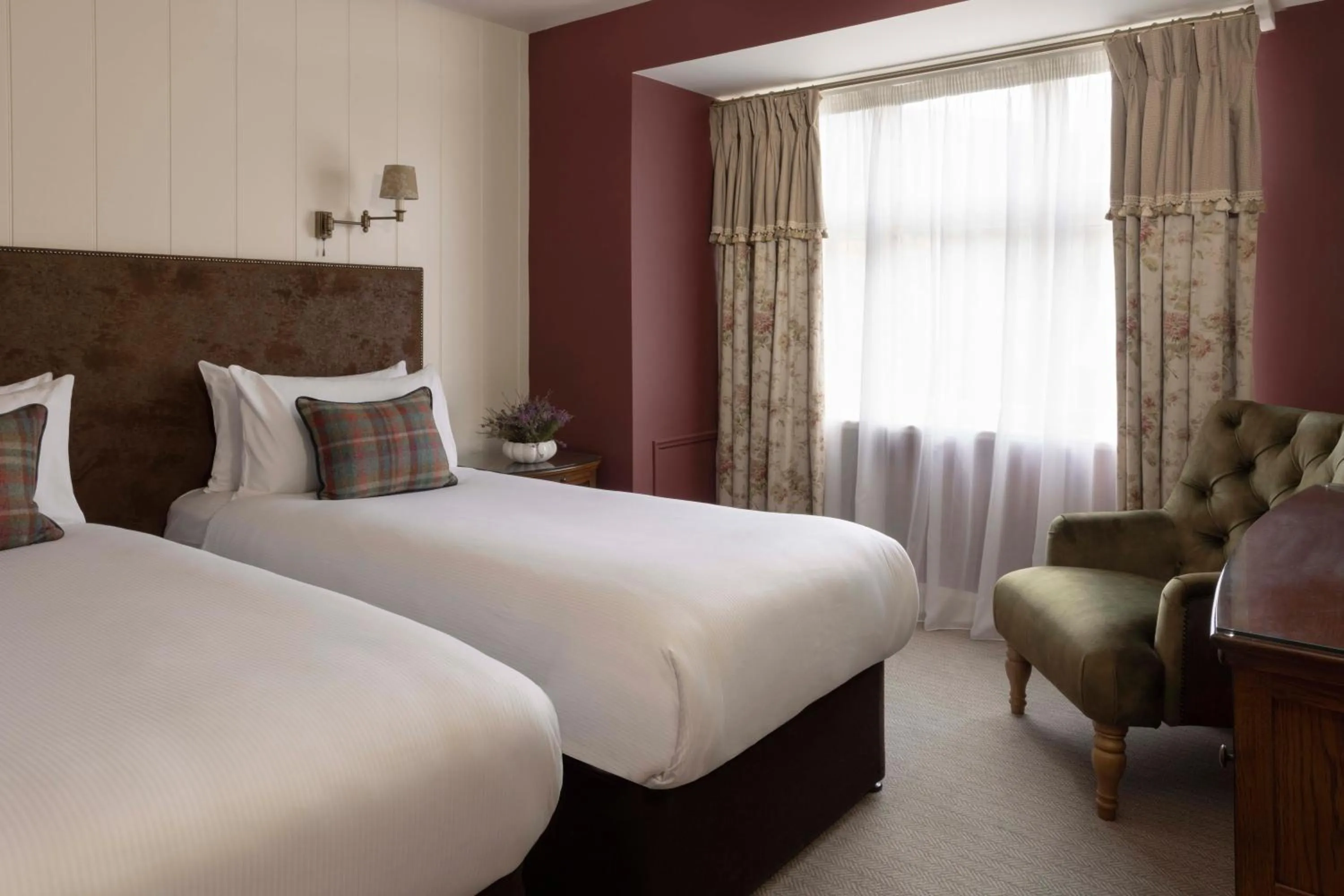 Bedroom, Bed in Balmoral Arms