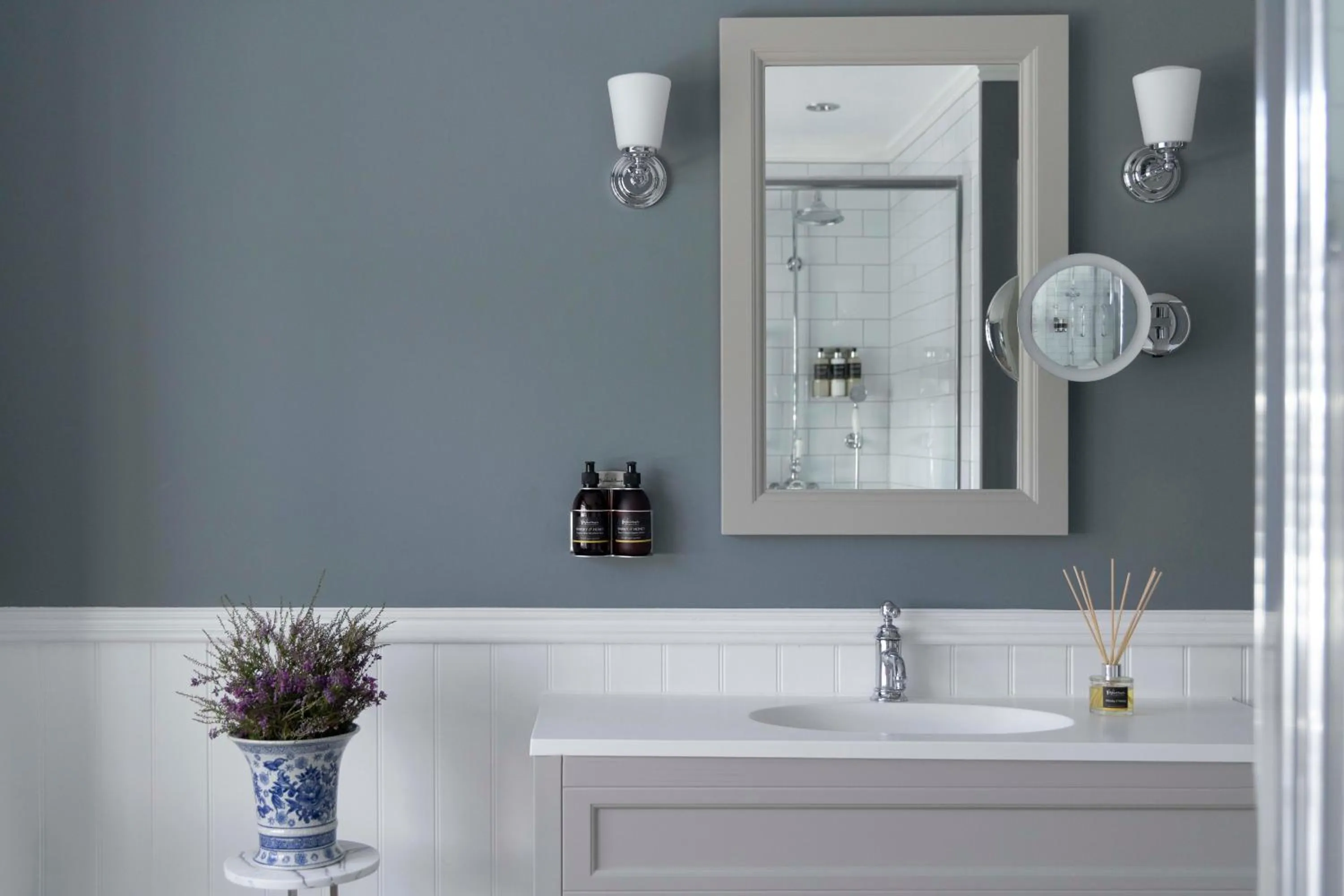 Bedroom in Balmoral Arms