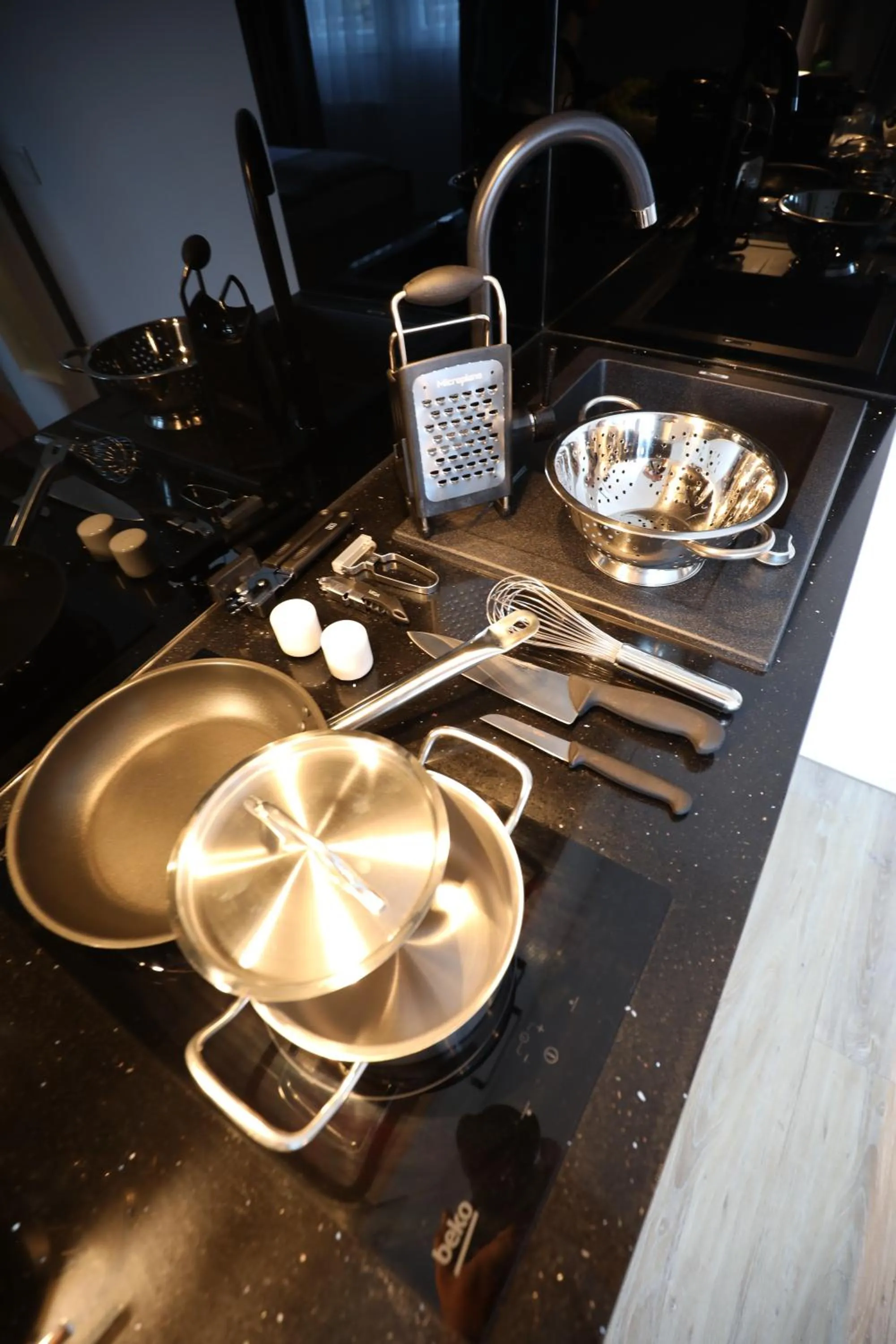 Kitchen or kitchenette in Sleep Inn Düsseldorf