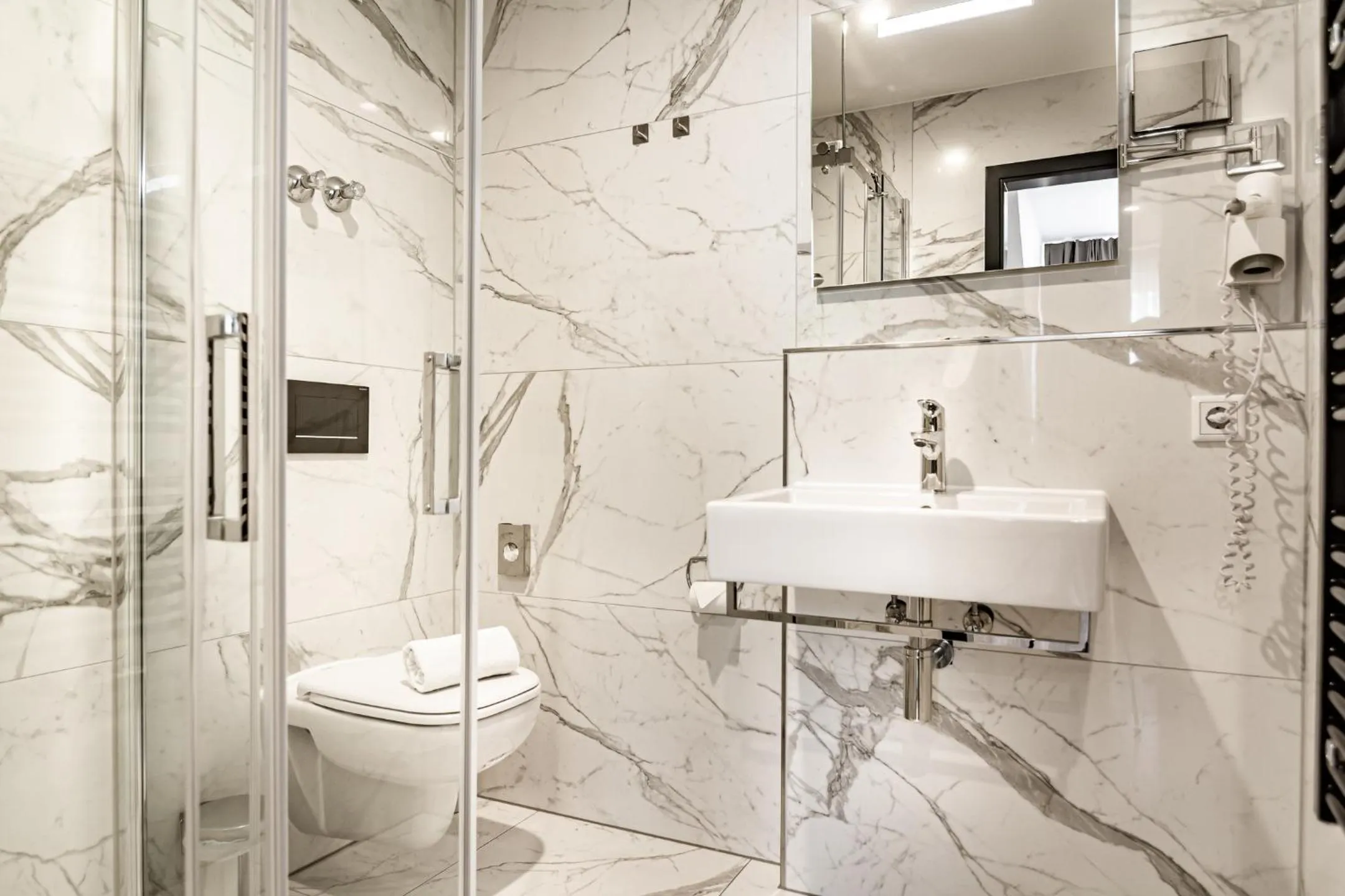 Shower in Sleep Inn Düsseldorf