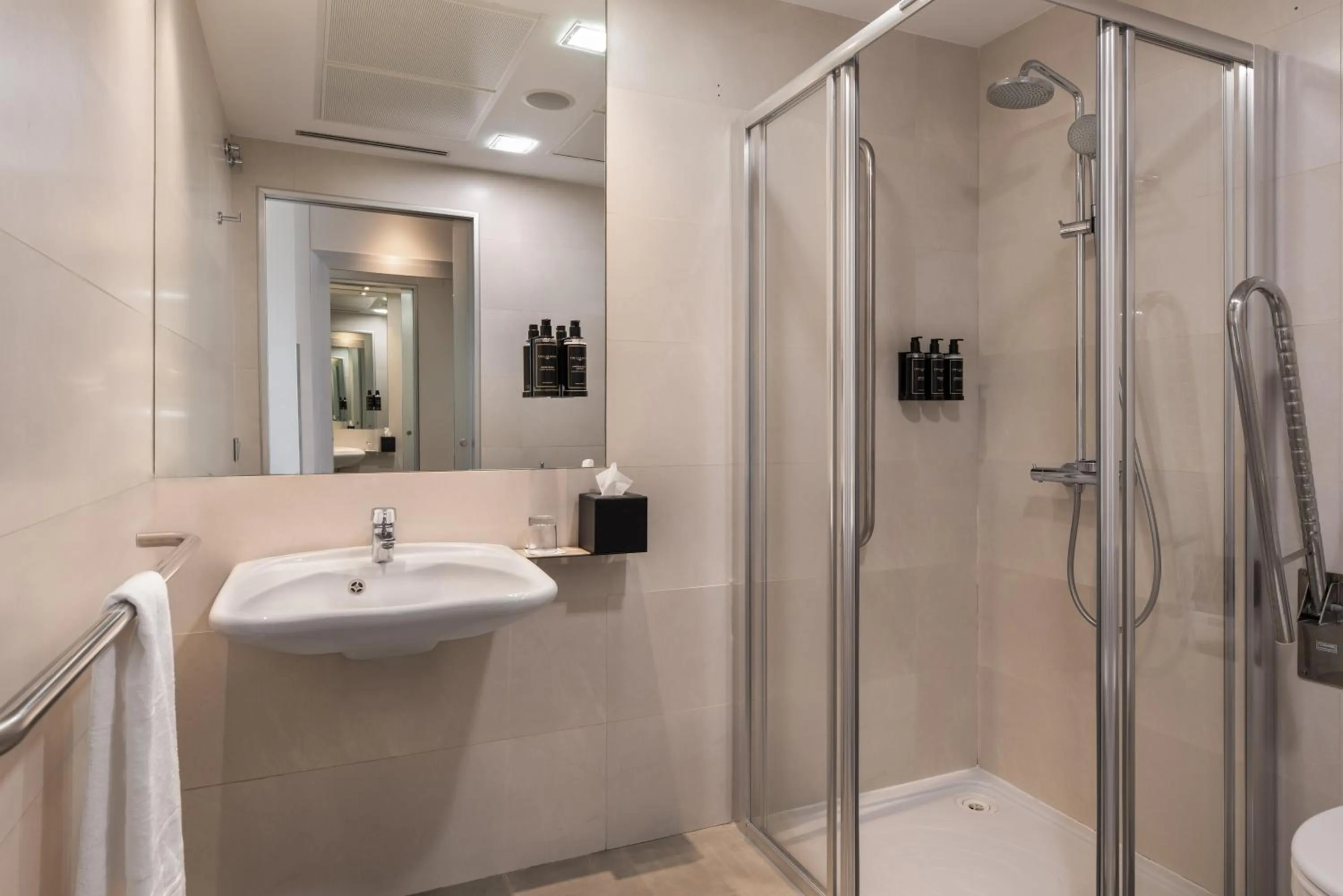 Bathroom in Eurostars Vía de la Plata