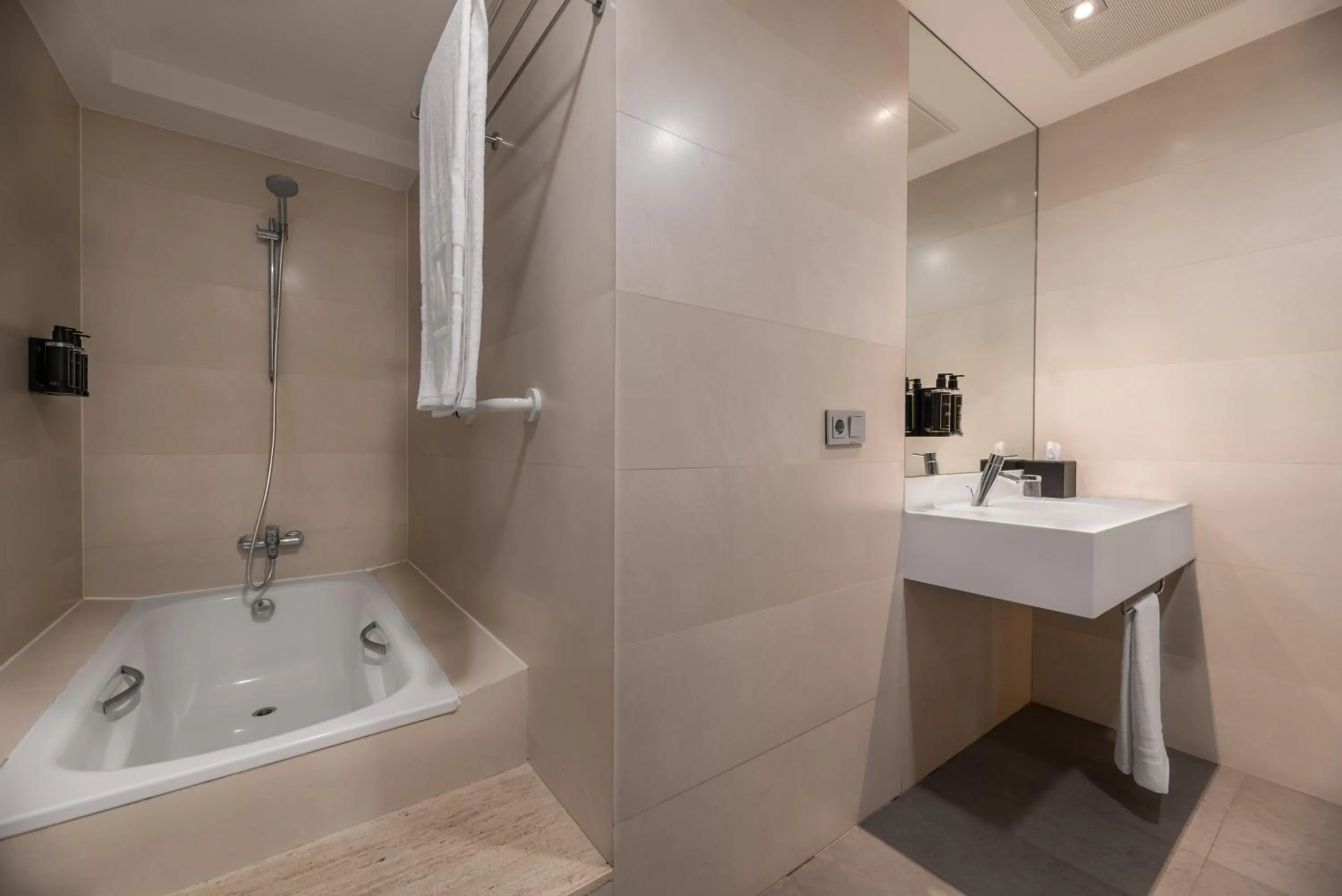 Bathroom in Eurostars Vía de la Plata