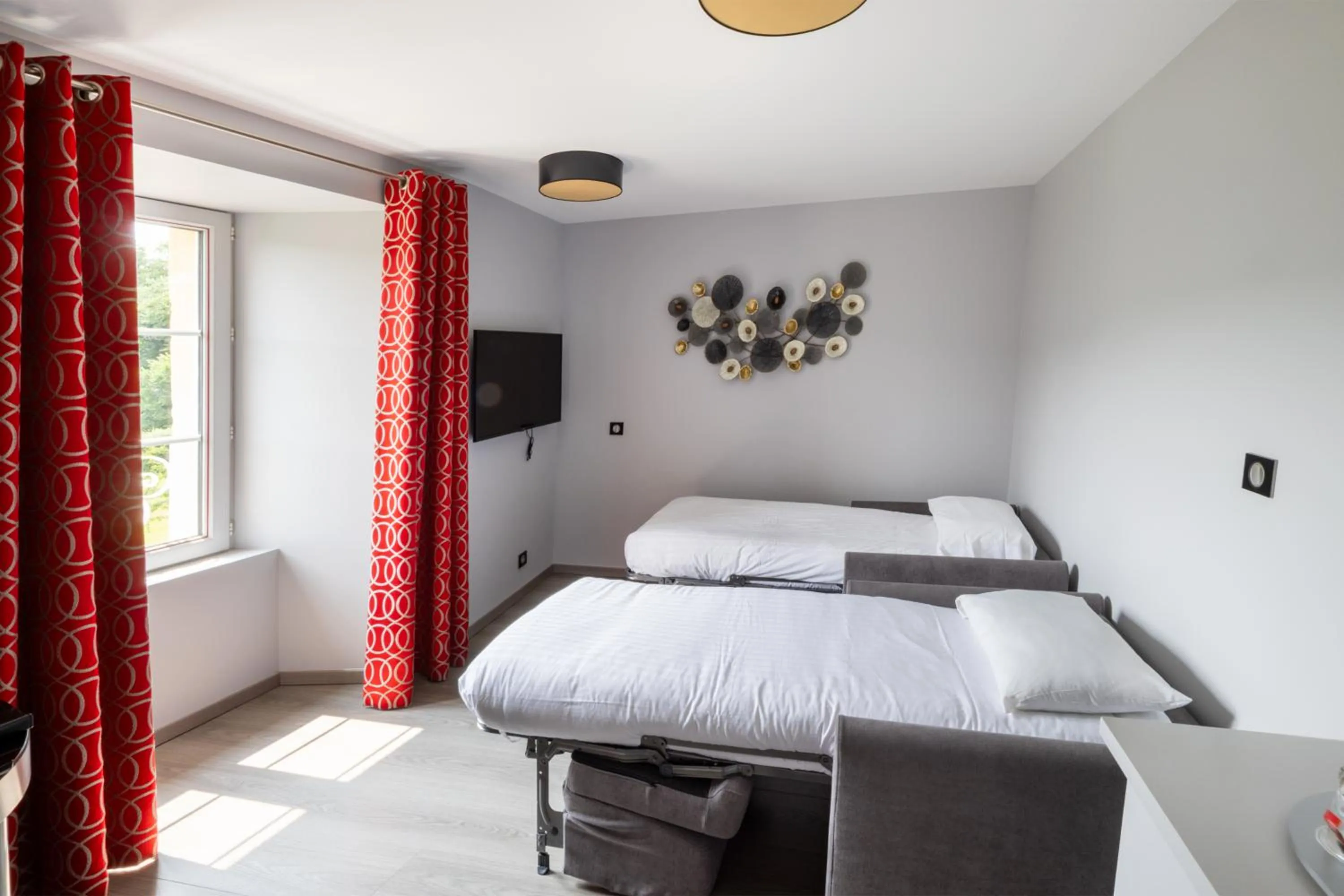 Bed in Château de la Falque, The Originals Relais