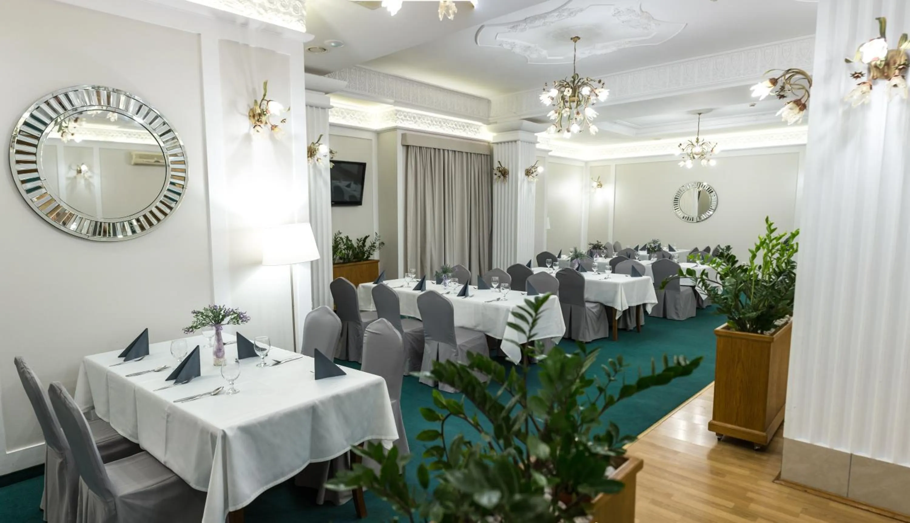 Restaurant/places to eat in Hotel Villa Riviera