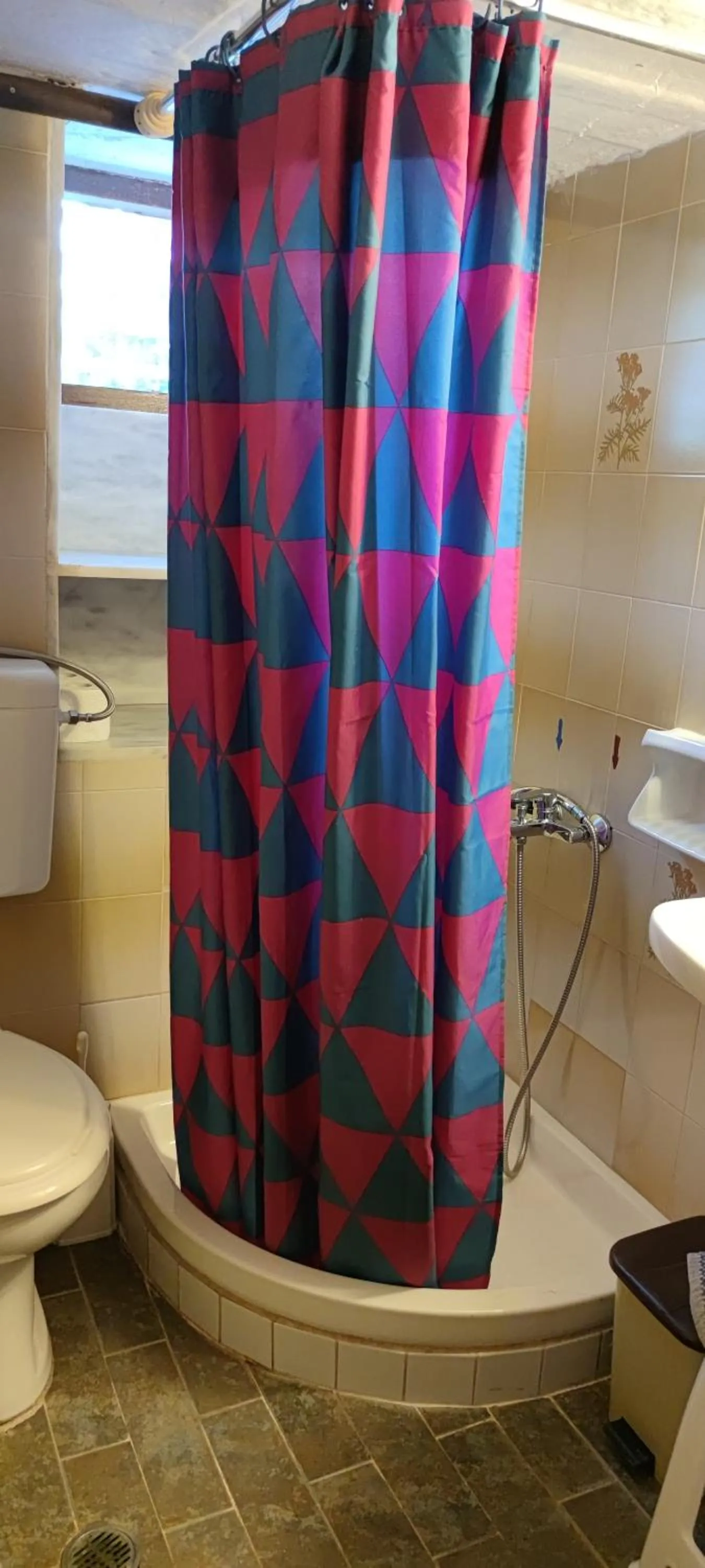 Shower in Hotel Eliza