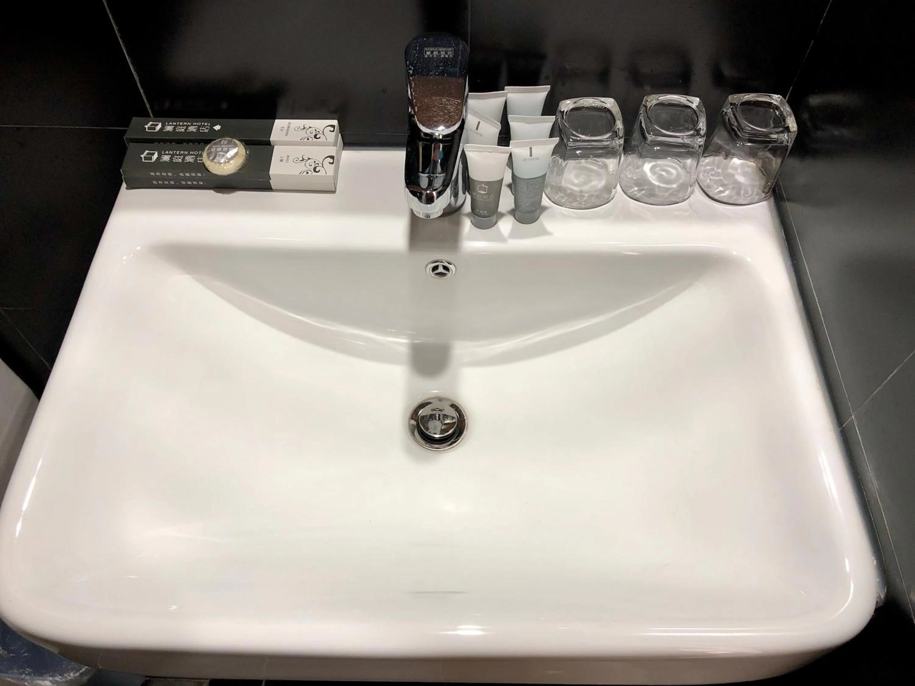 Toilet in Lantern Hotel