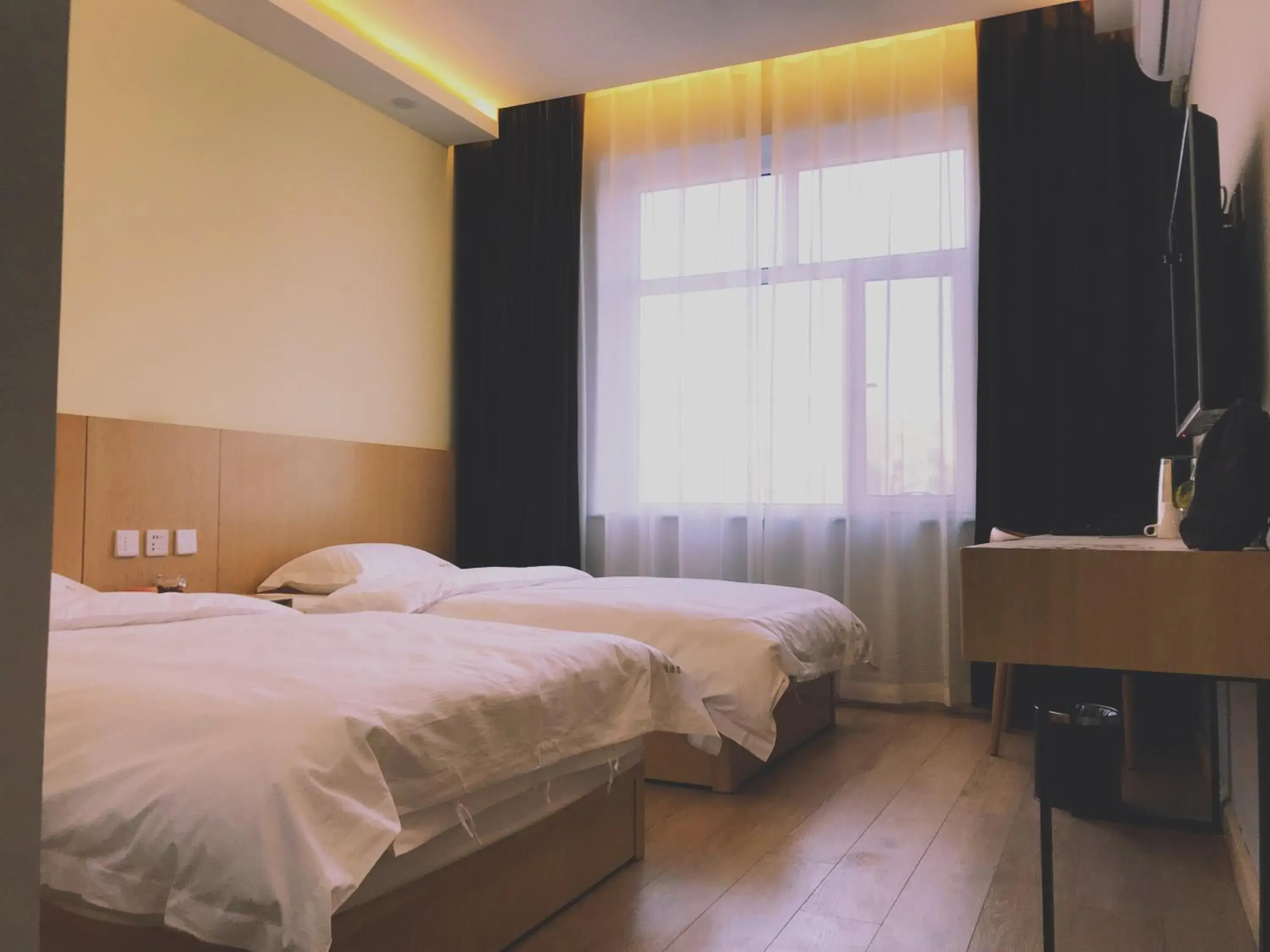 Twin Room with Private Bathroom in Lantern Hotel Twin Room with Private Bathroom in Lantern Hotel