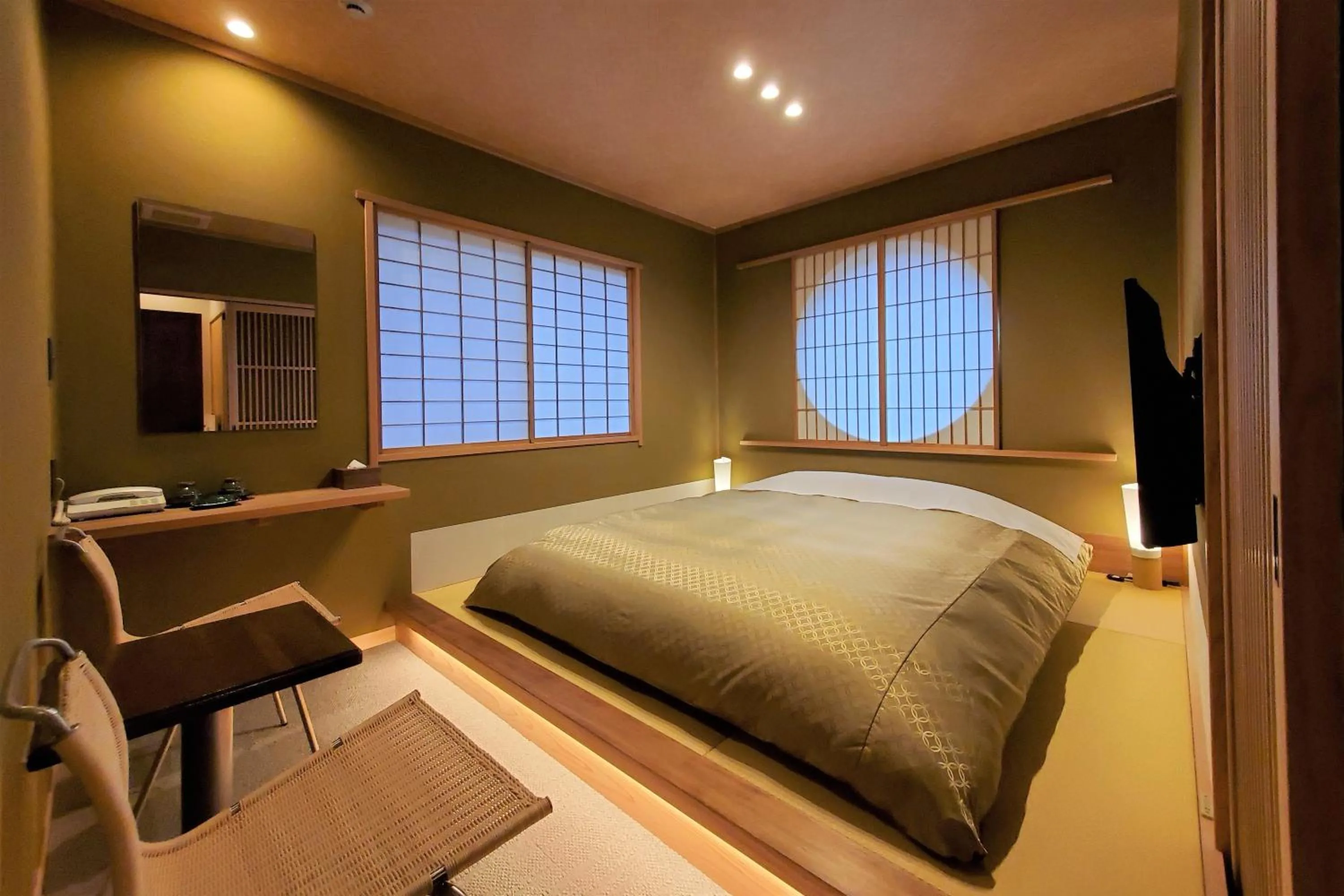 Itsukushimahigashimonzen Kikugawa