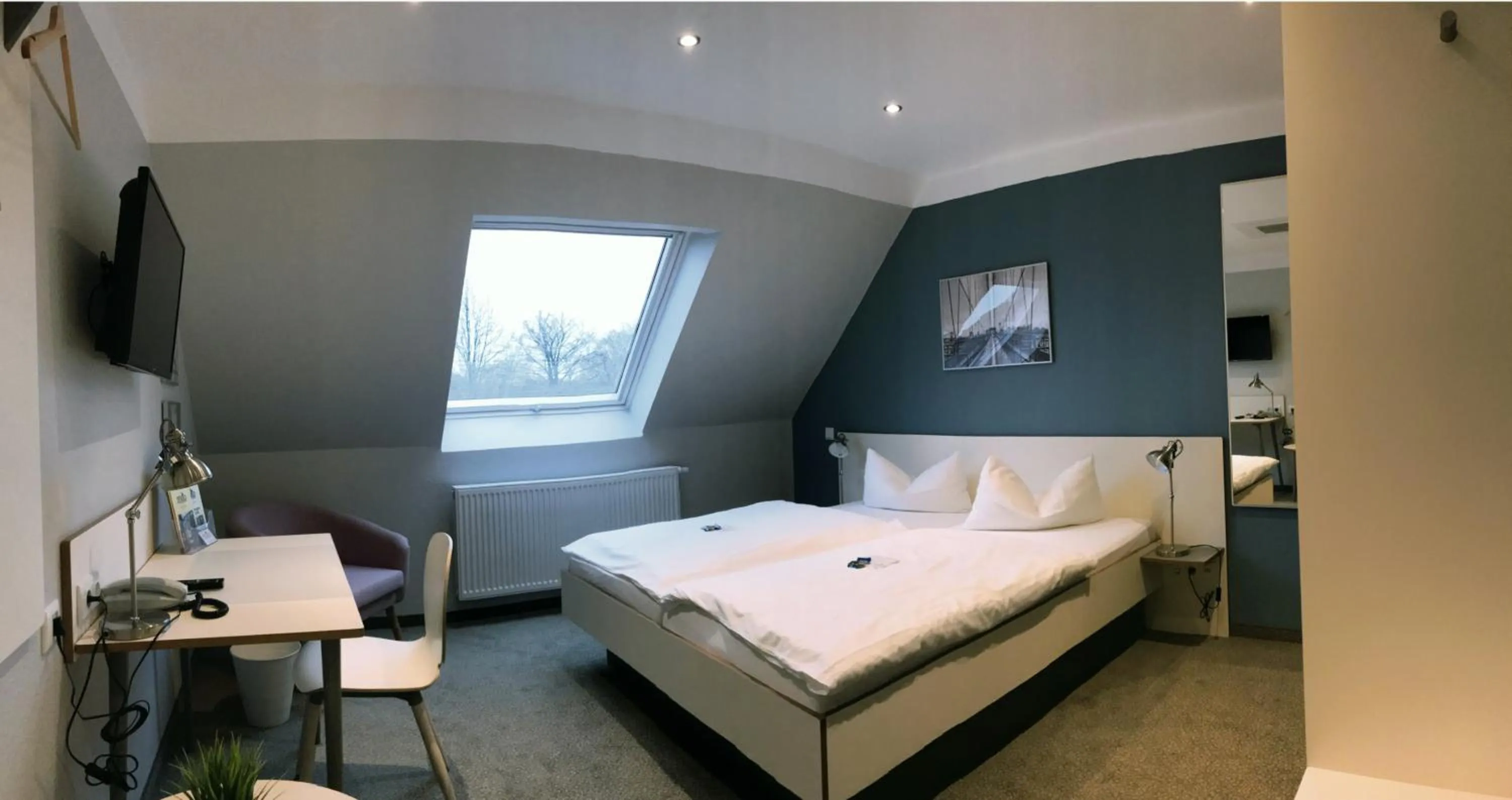 Photo of the whole room, Bed in Hotel & Restaurant Prüser´s Gasthof