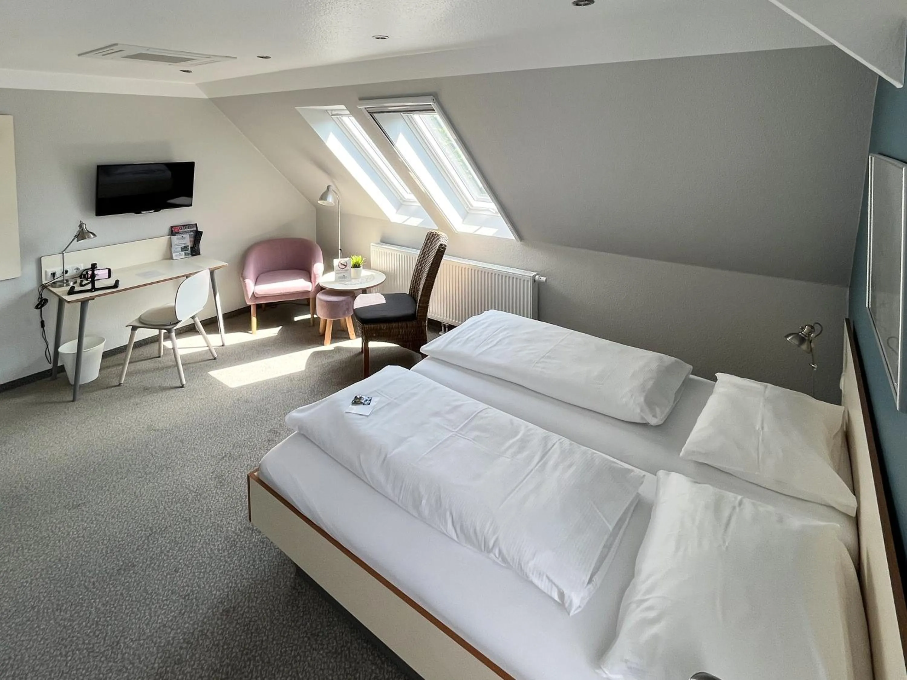 Photo of the whole room, Bed in Hotel & Restaurant Prüser´s Gasthof