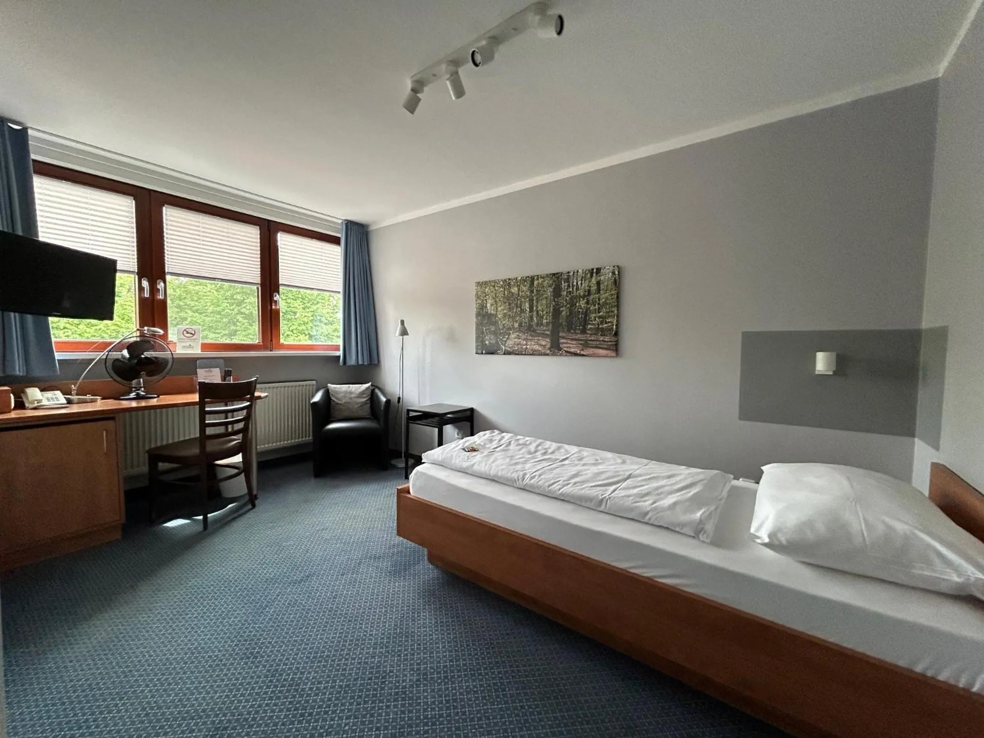 Photo of the whole room, Bed in Hotel & Restaurant Prüser´s Gasthof