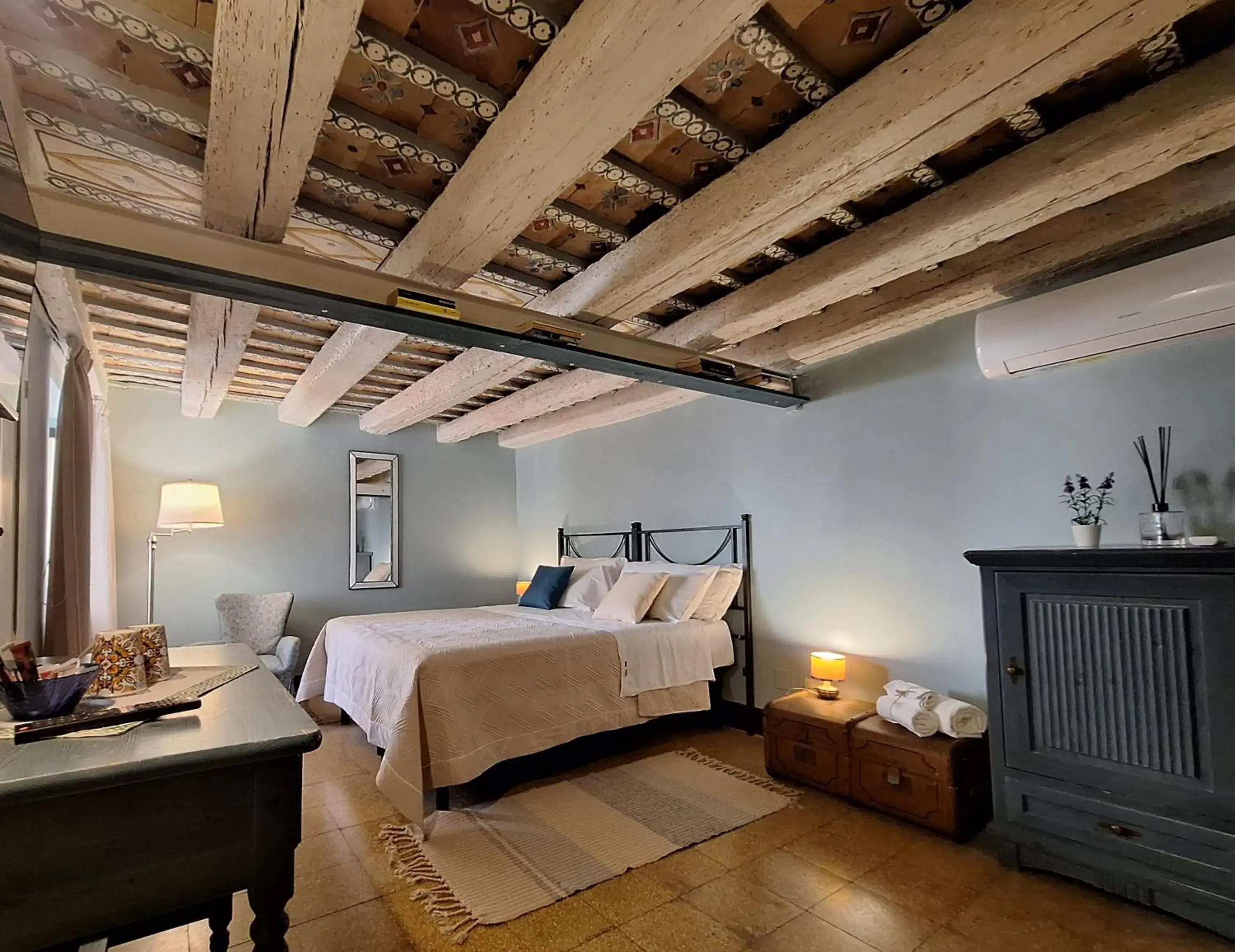 Small Double Room in Ai Lumi Small Double Room in Ai Lumi