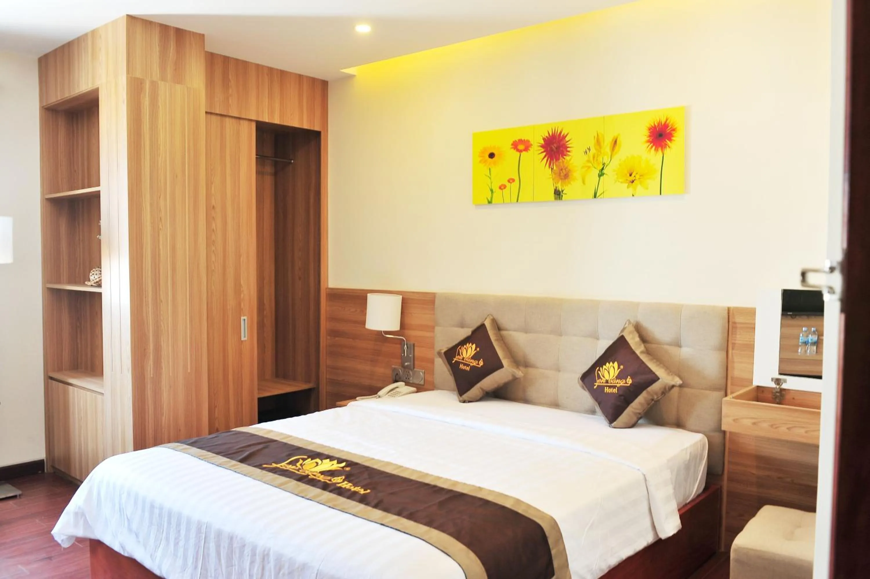 Sen Vang Luxury Hotel