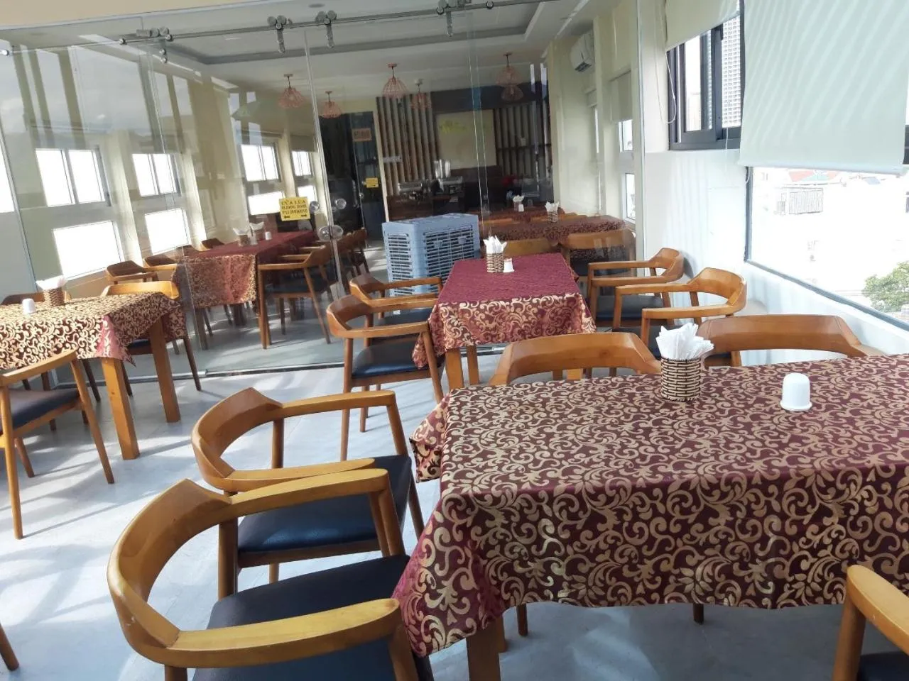 Restaurant/places to eat in Sen Vang Luxury Hotel