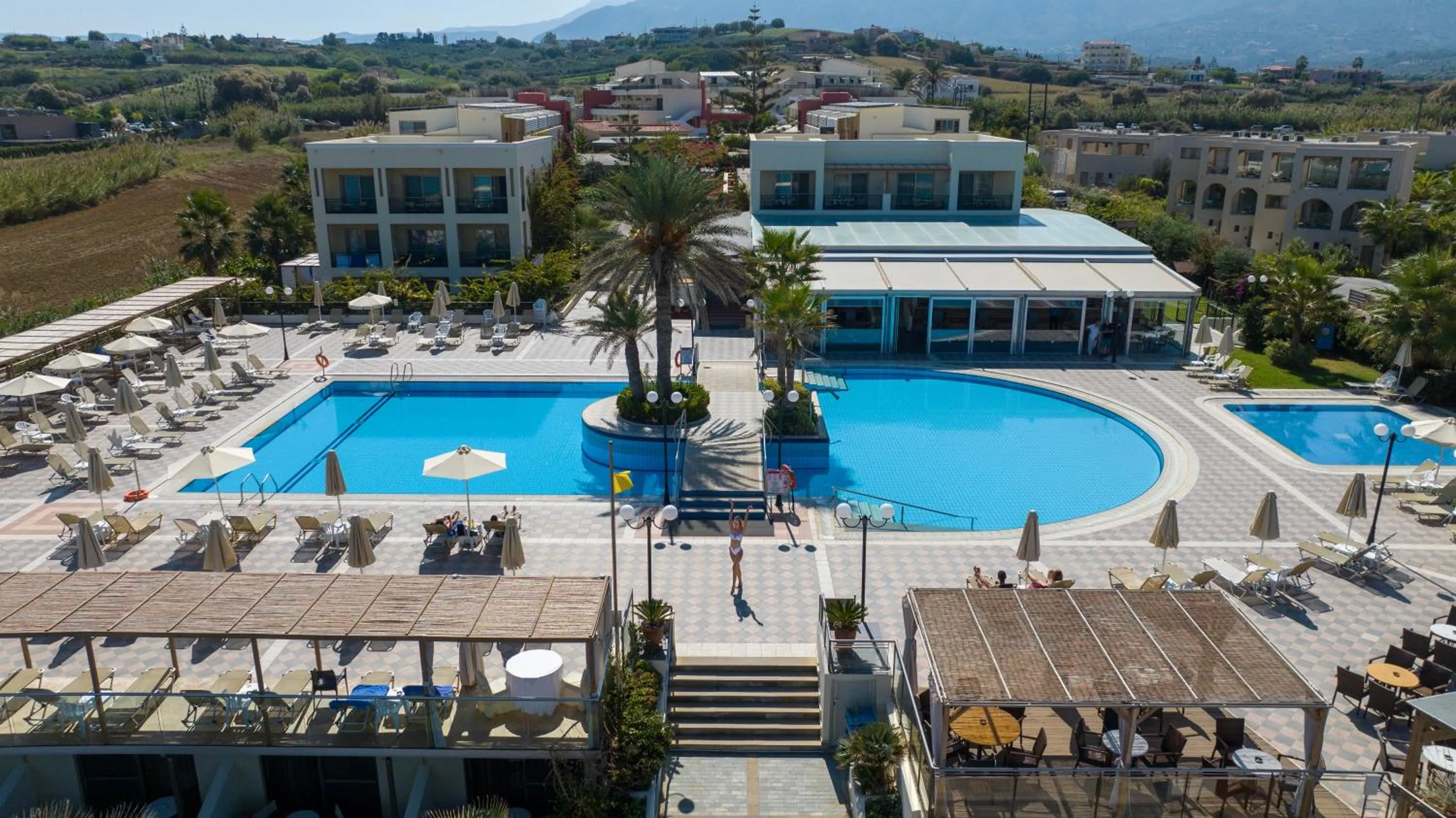 Swimming pool in Hydramis Palace Beach Resort
