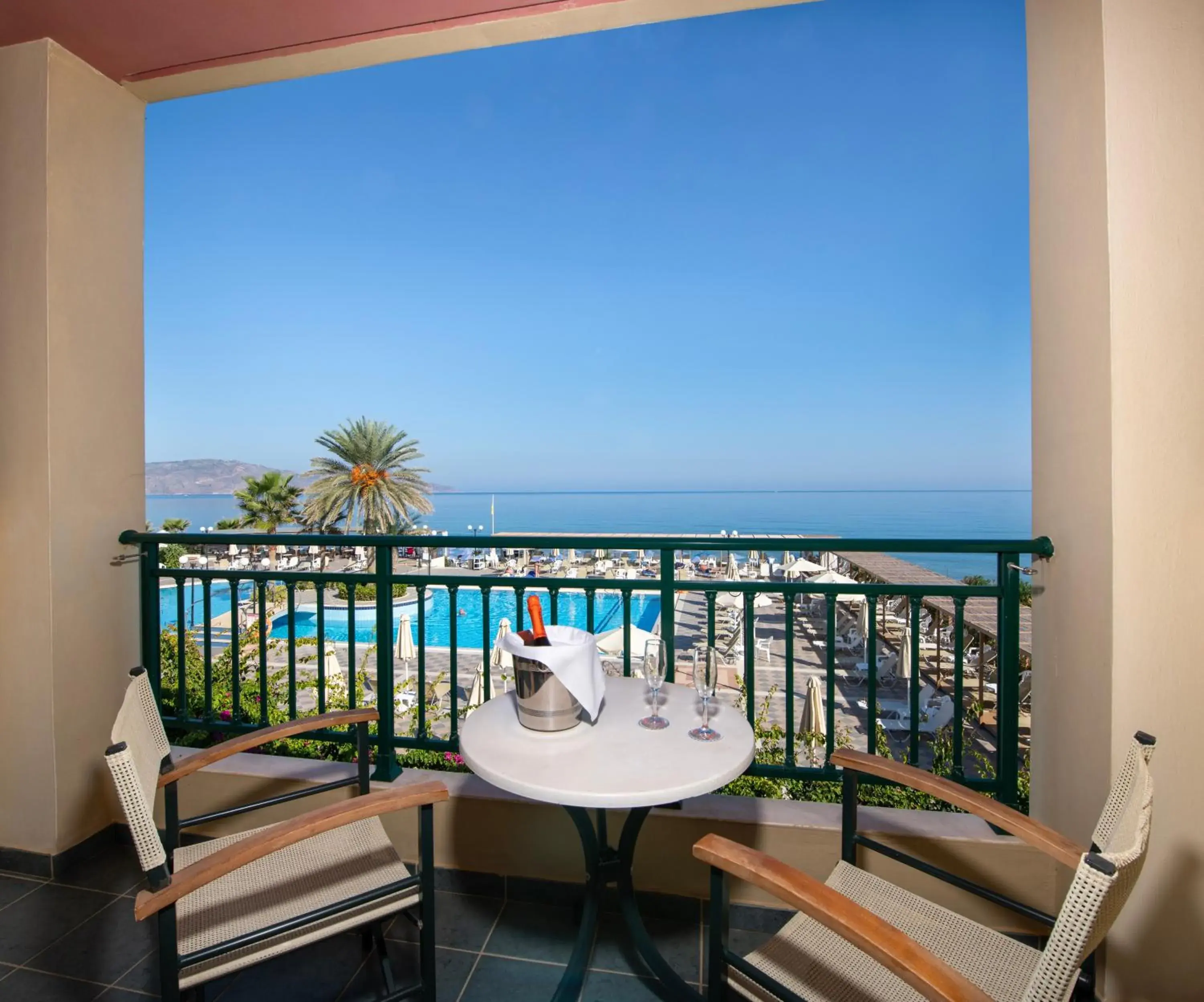 Superior Double or Twin Room with Front Sea View in Hydramis Palace Beach Resort Superior Double or Twin Room with Front Sea View in Hydramis Palace Beach Resort