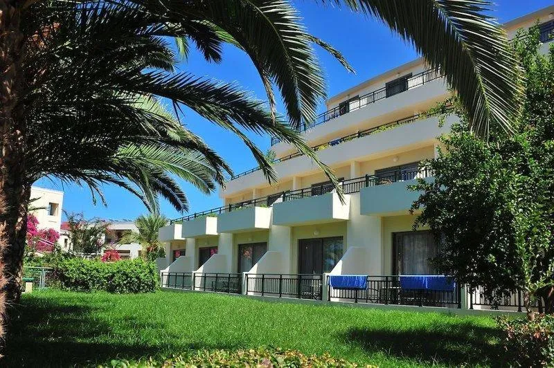 Garden in Hydramis Palace Beach Resort