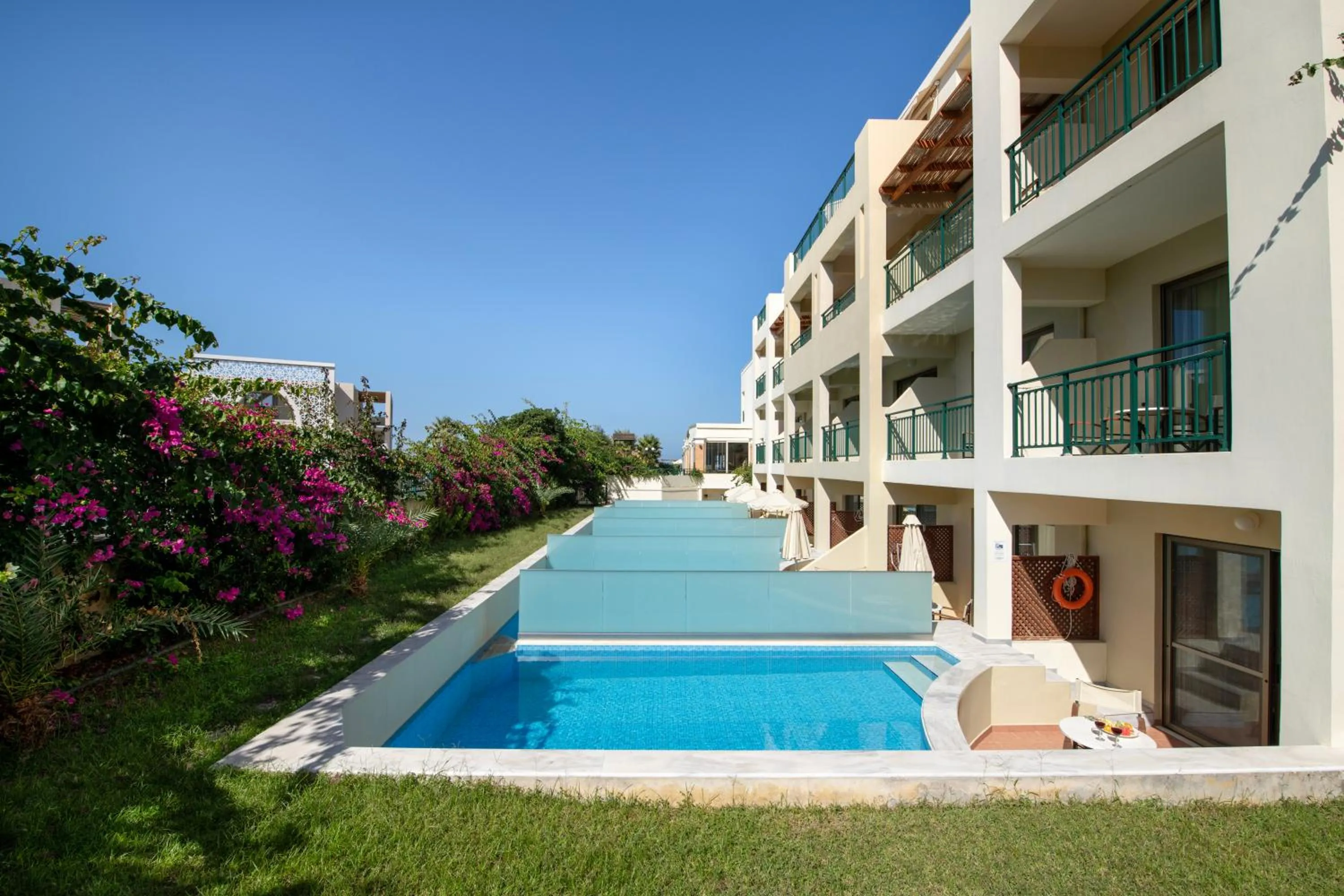Swimming pool in Hydramis Palace Beach Resort