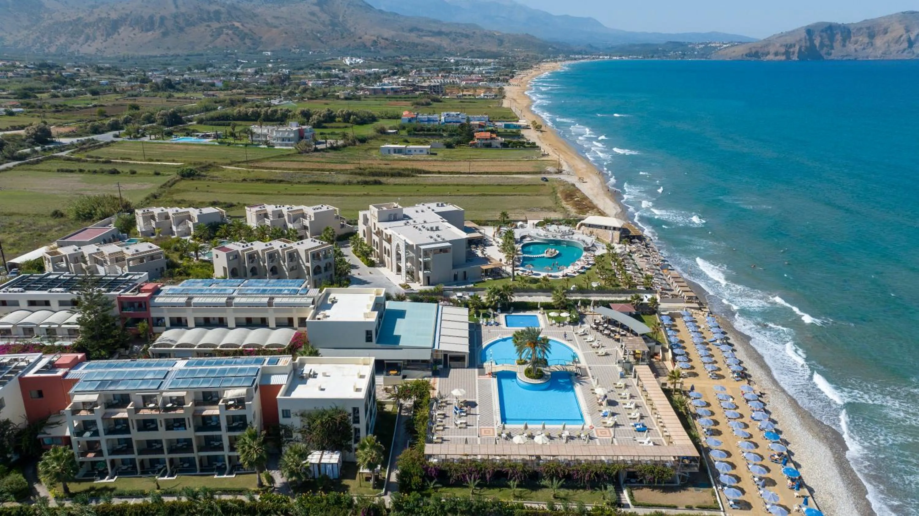 Beach in Hydramis Palace Beach Resort