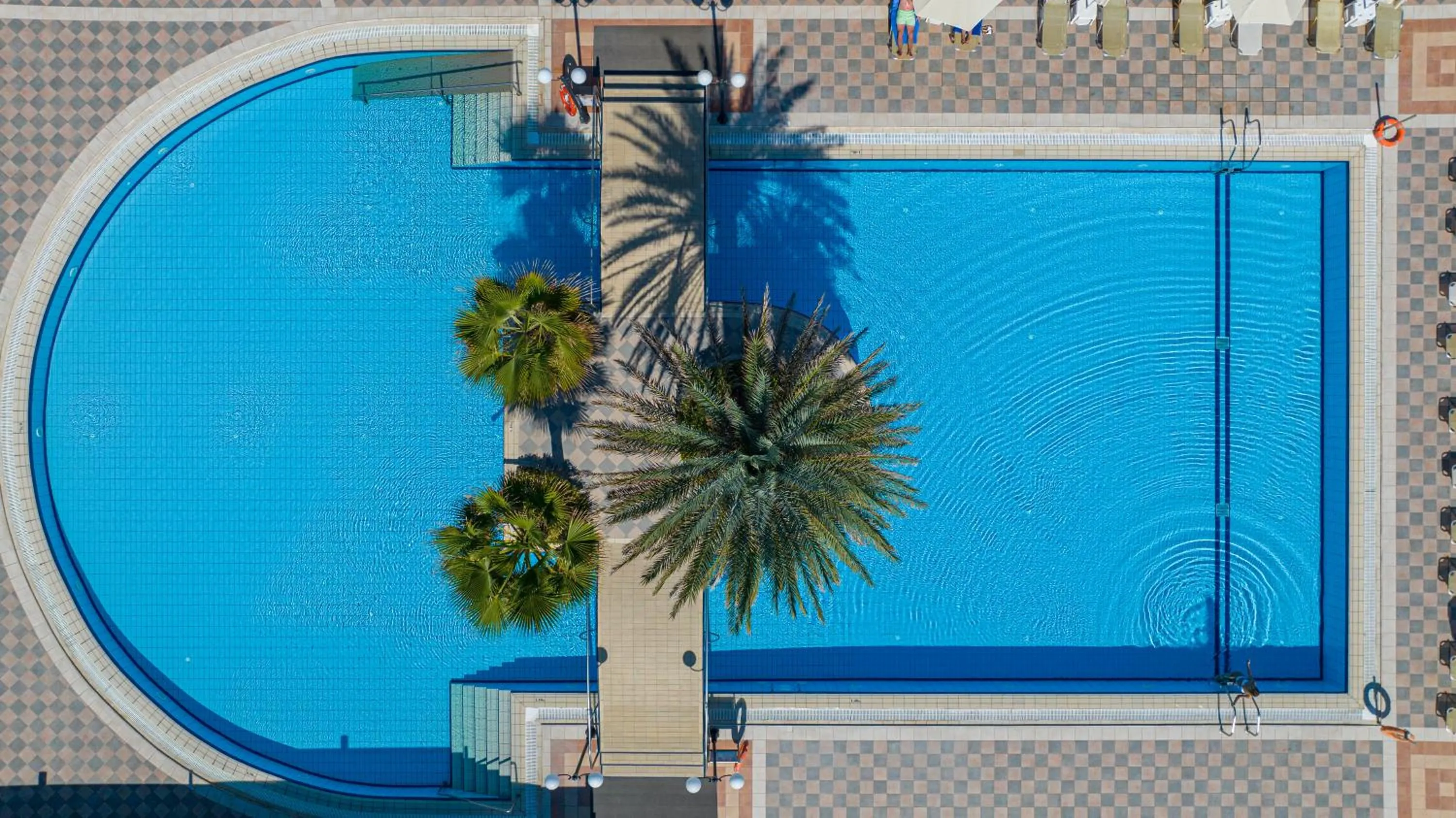 Swimming pool in Hydramis Palace Beach Resort
