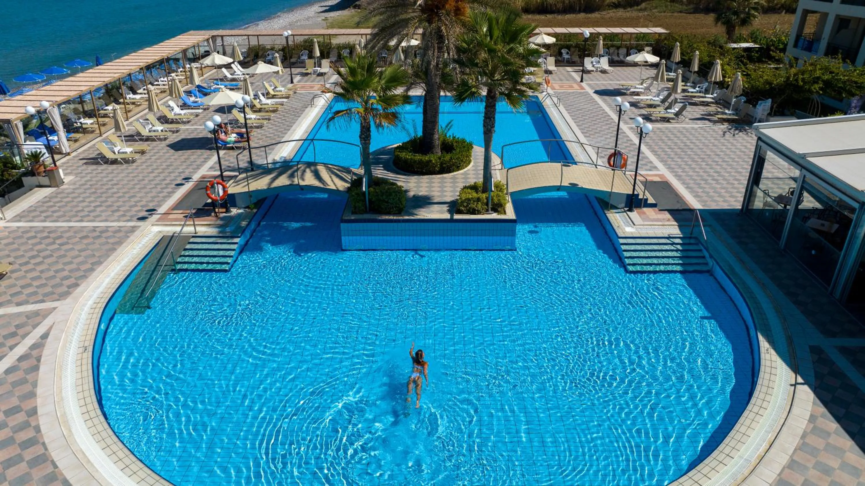 Swimming pool in Hydramis Palace Beach Resort