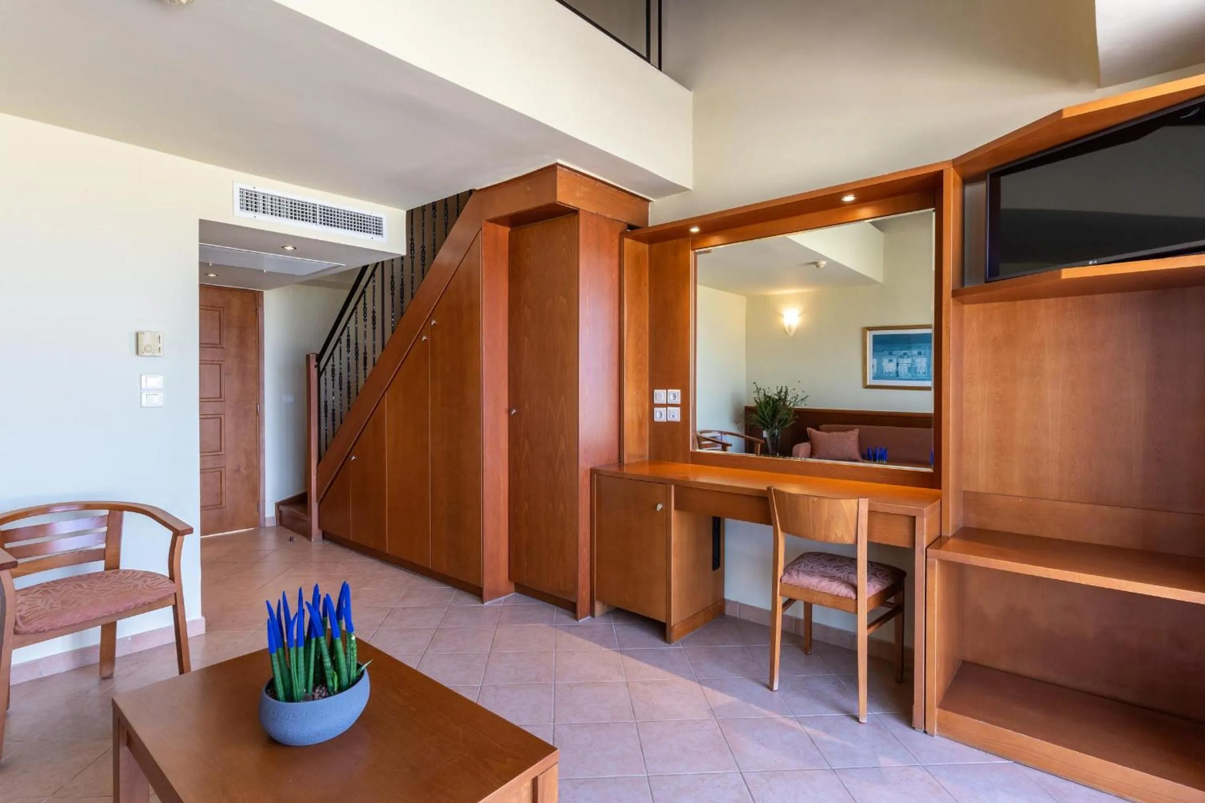 Photo of the whole room in Hydramis Palace Beach Resort