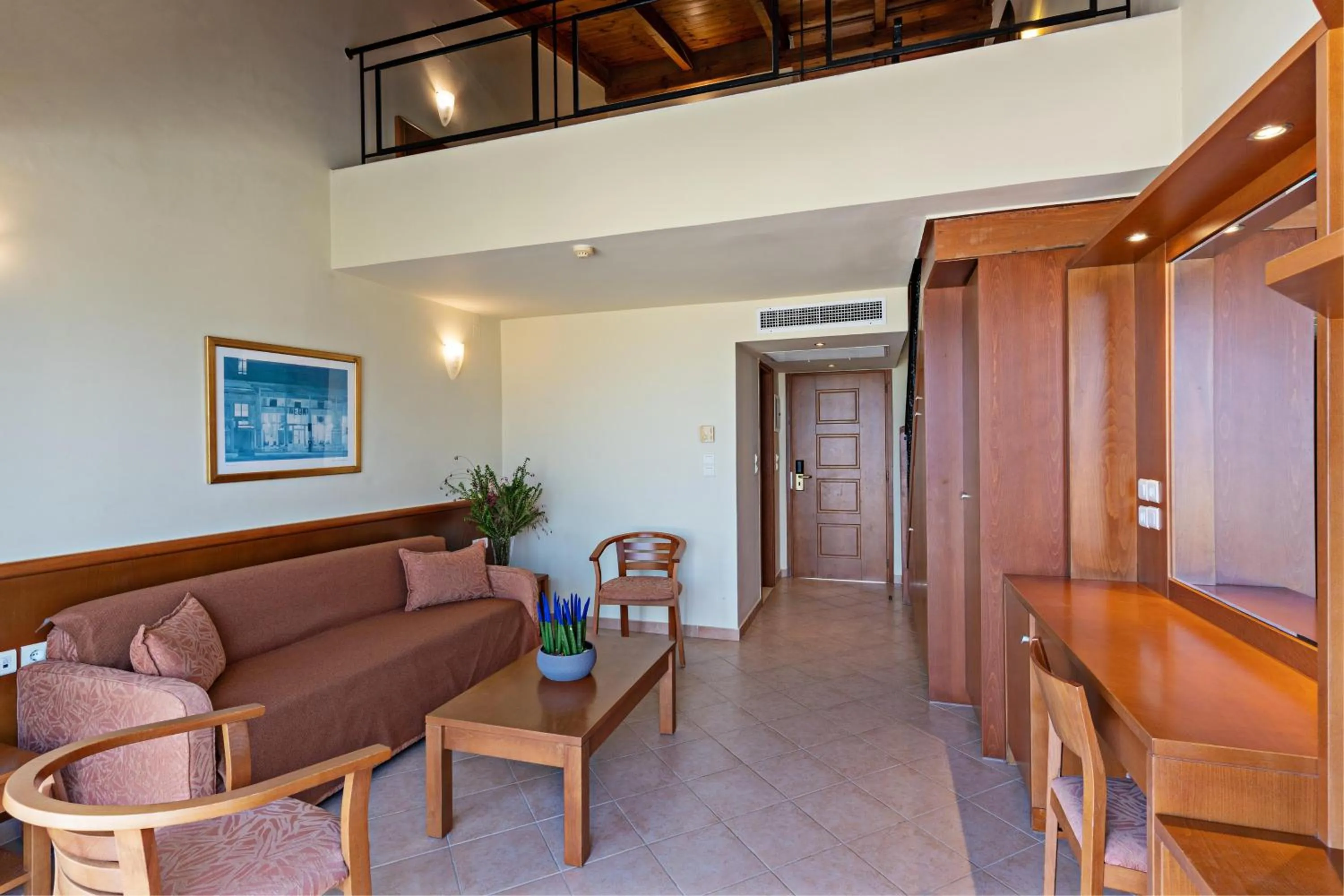 Photo of the whole room in Hydramis Palace Beach Resort