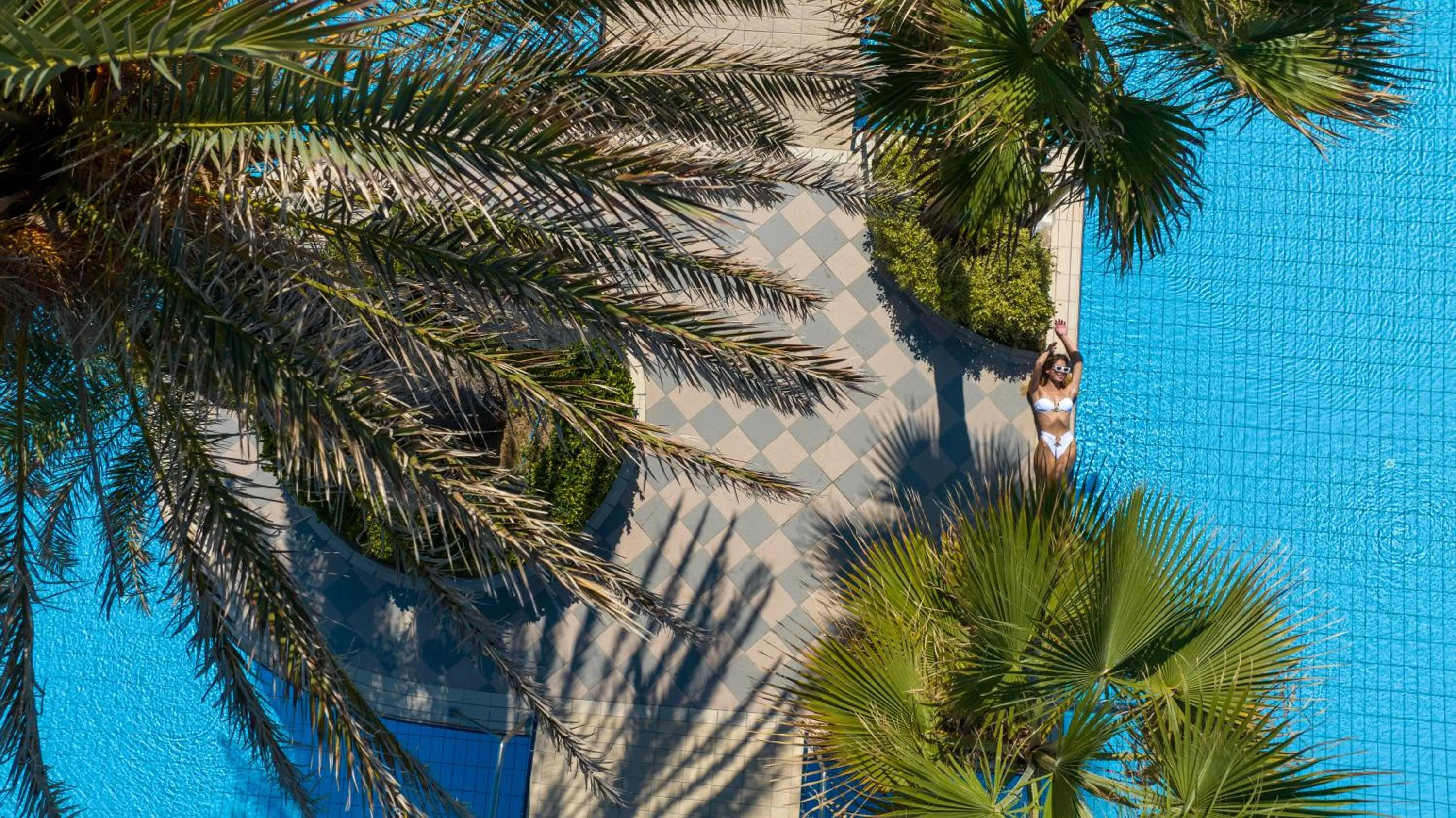 Swimming pool in Hydramis Palace Beach Resort