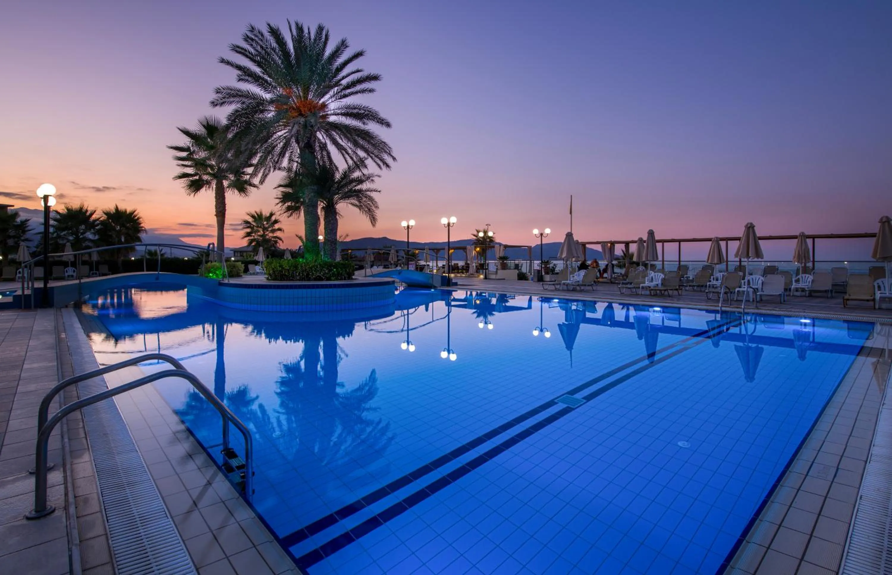 Swimming pool in Hydramis Palace Beach Resort