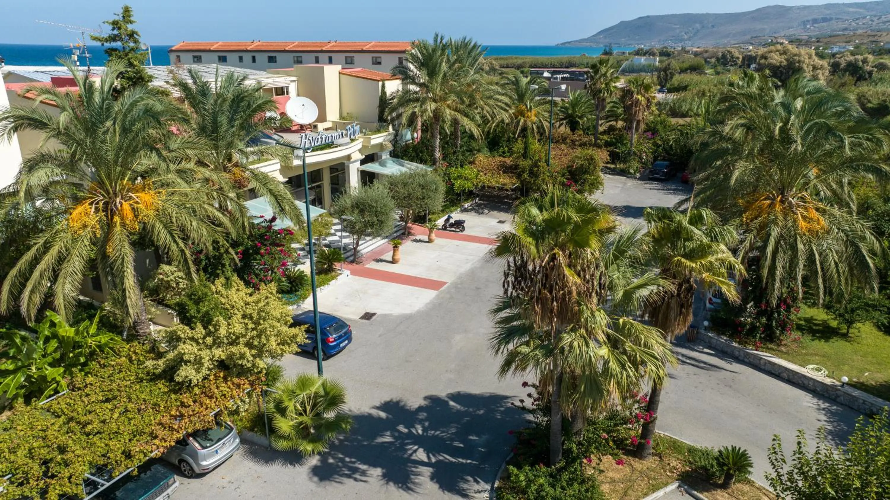 Parking in Hydramis Palace Beach Resort