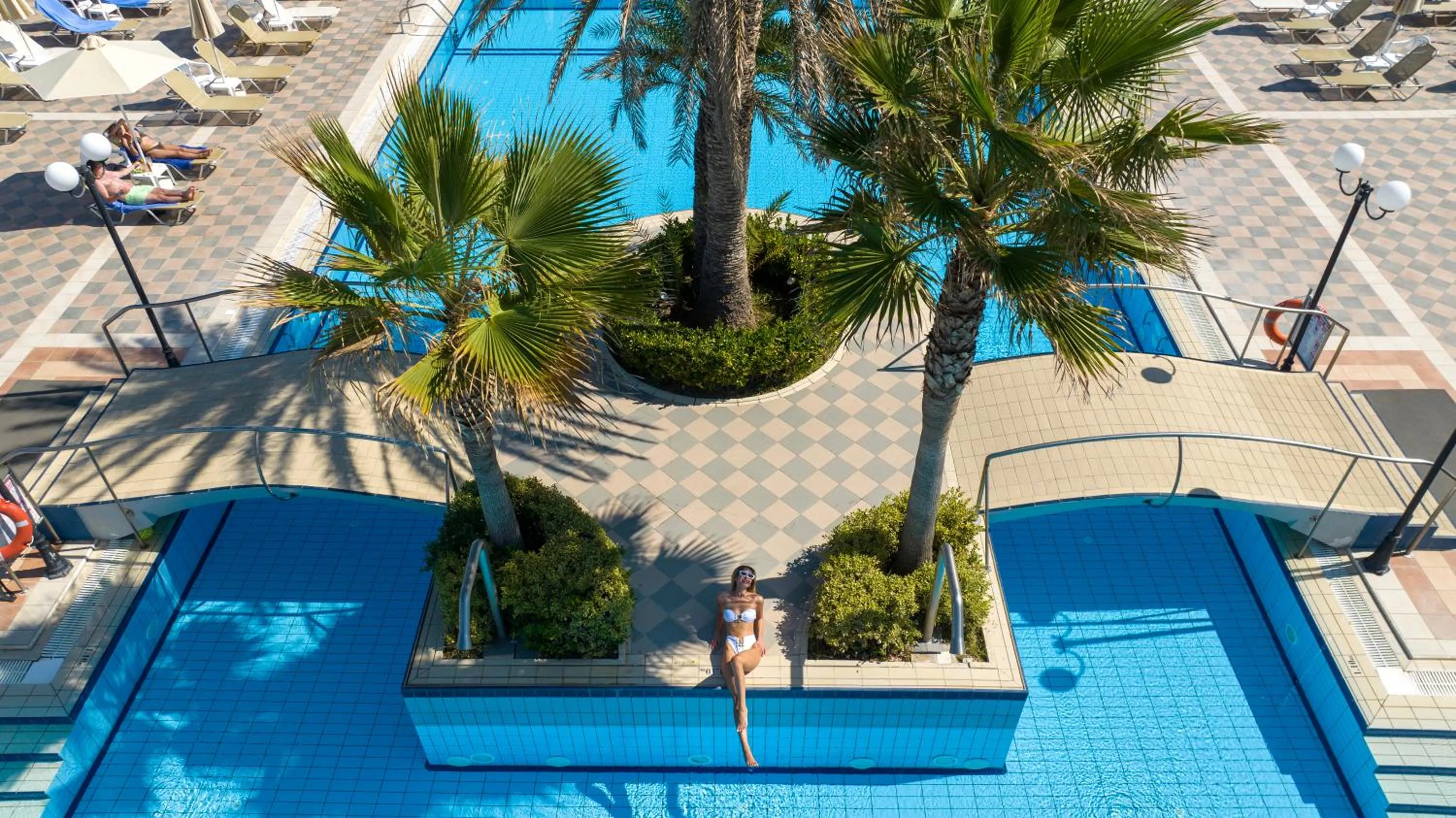 Garden in Hydramis Palace Beach Resort