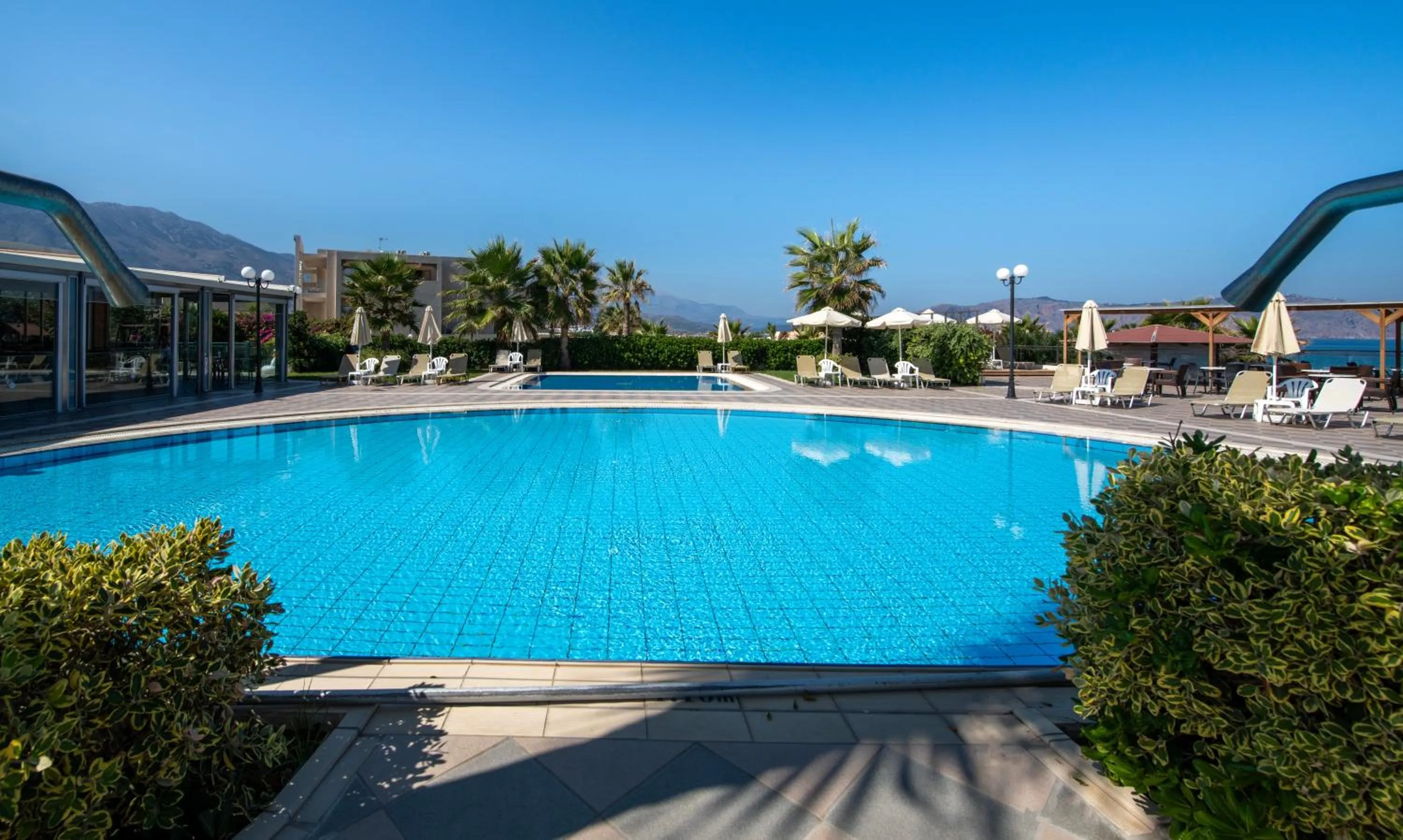 Swimming pool in Hydramis Palace Beach Resort