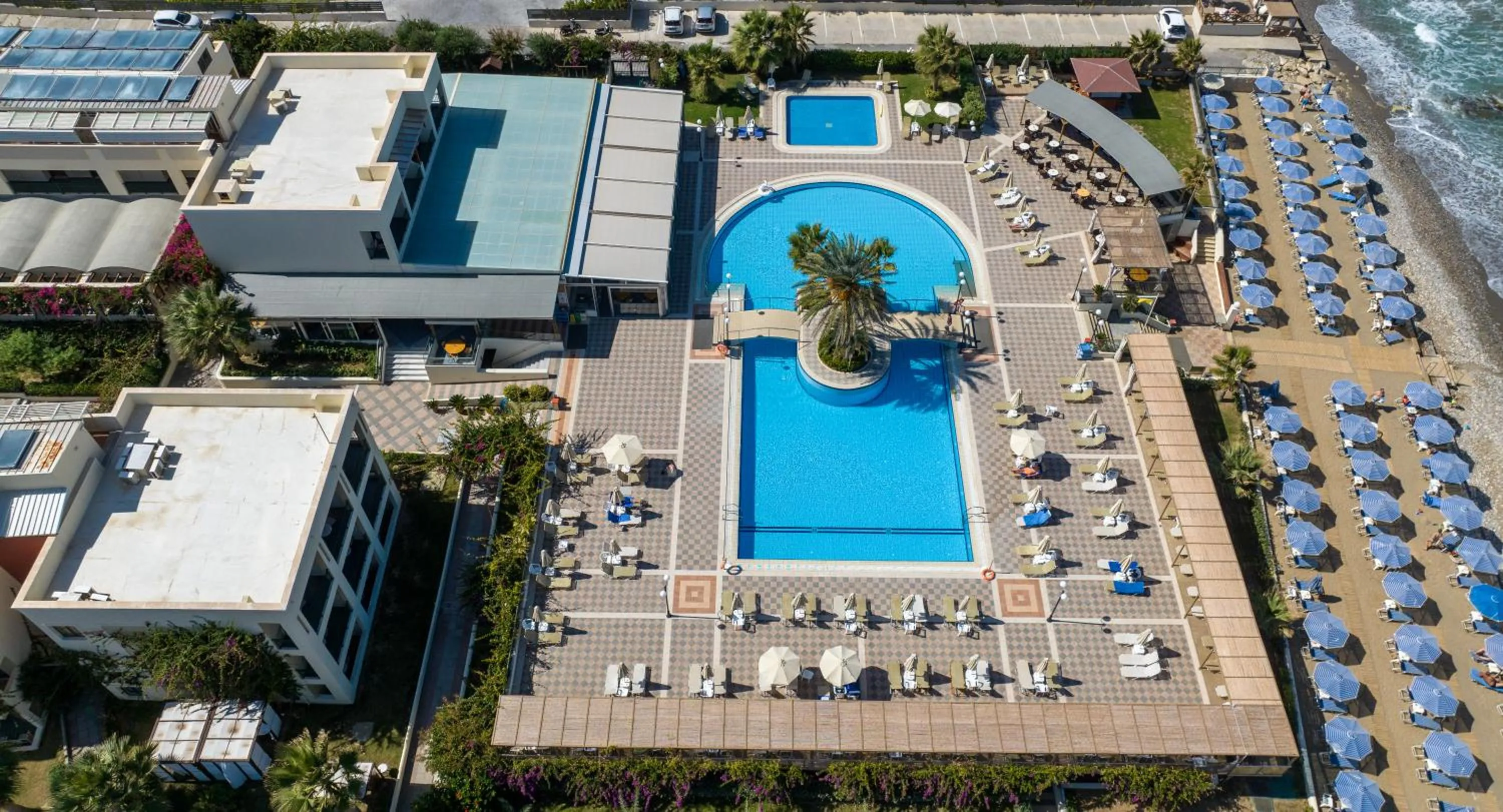 Beach in Hydramis Palace Beach Resort