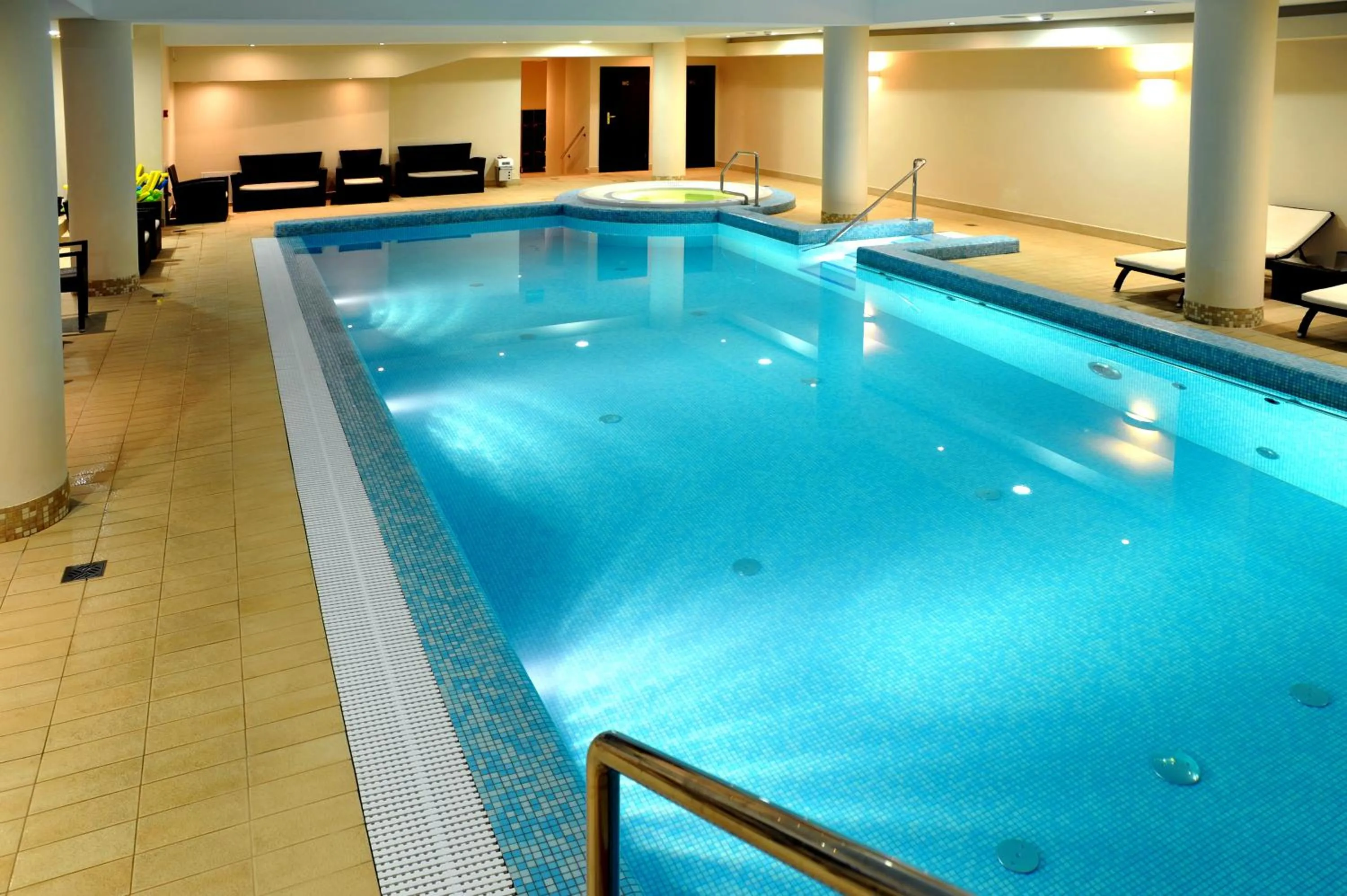 Swimming pool in Atol Spa