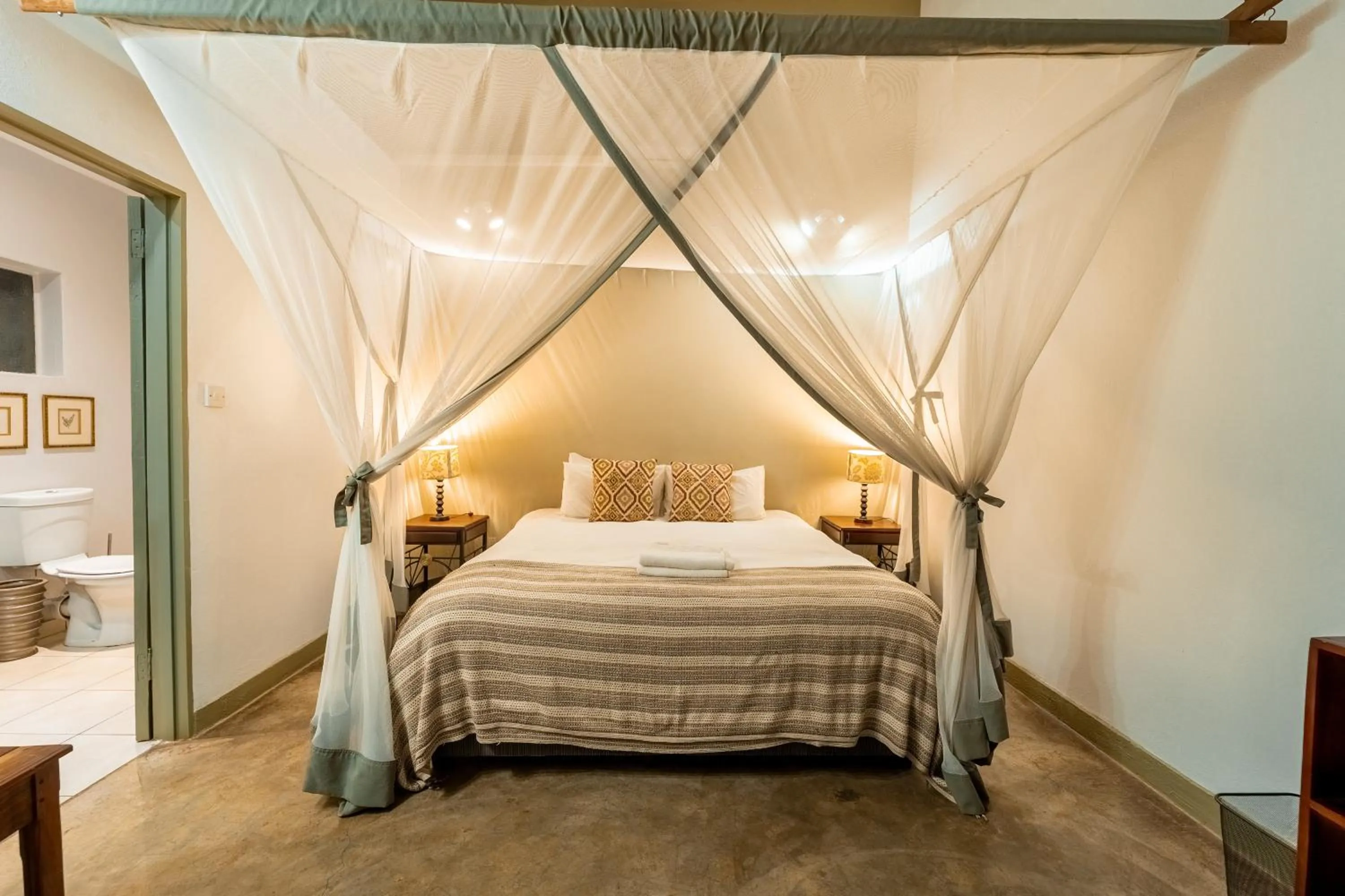 Bedroom, Bed in Nguni Lodge