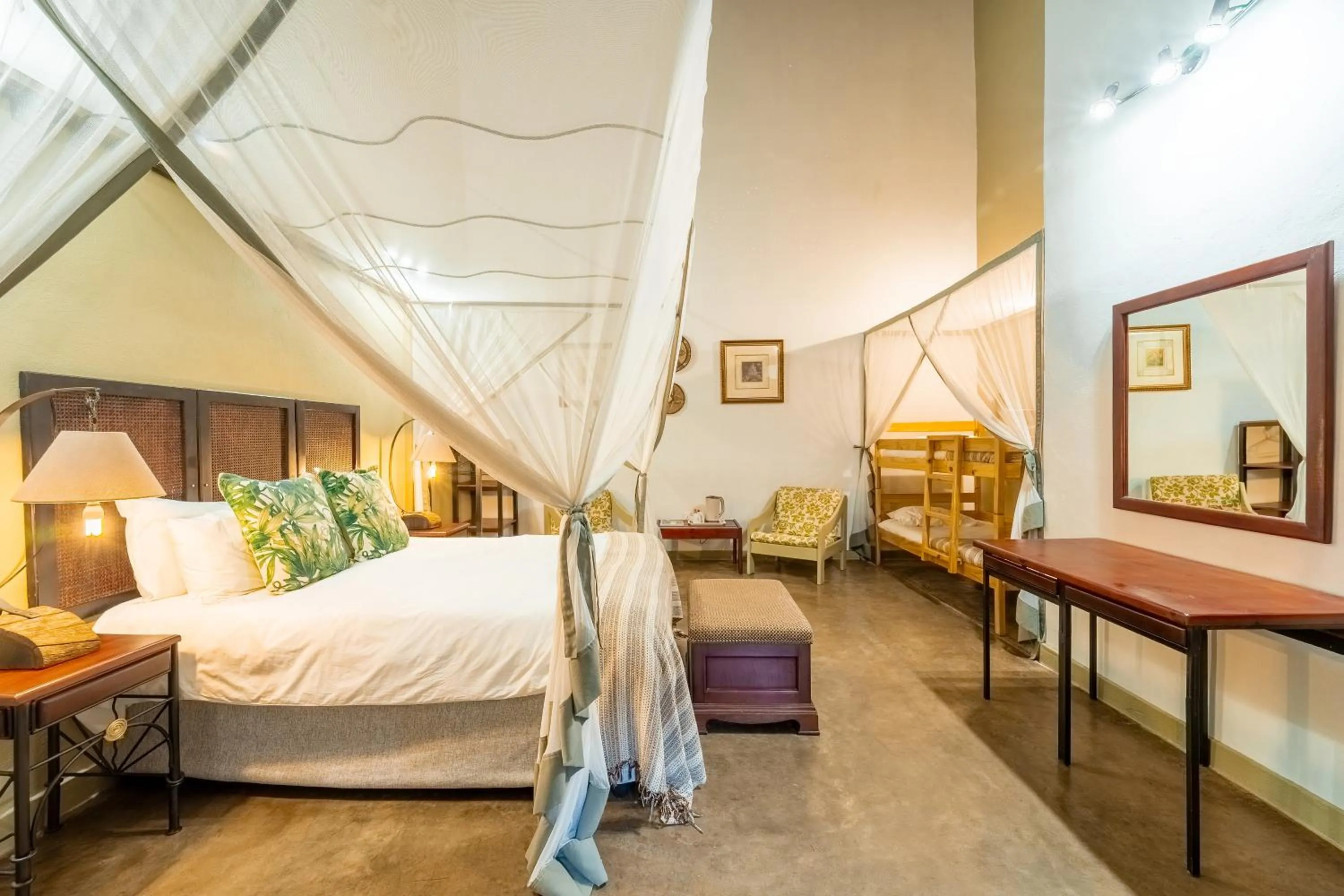 Photo of the whole room, Bed in Nguni Lodge