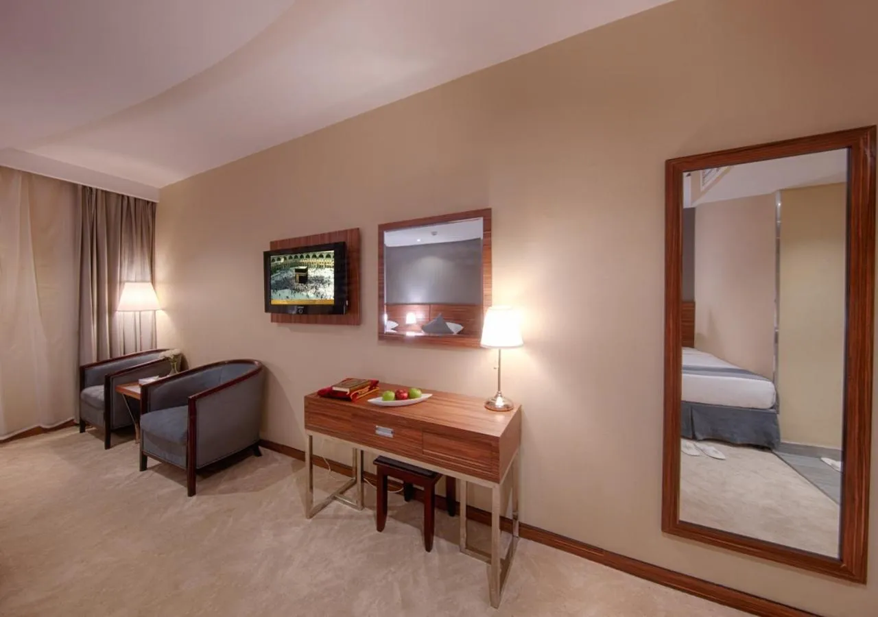 Bed in Al Safwah Orchid Hotel