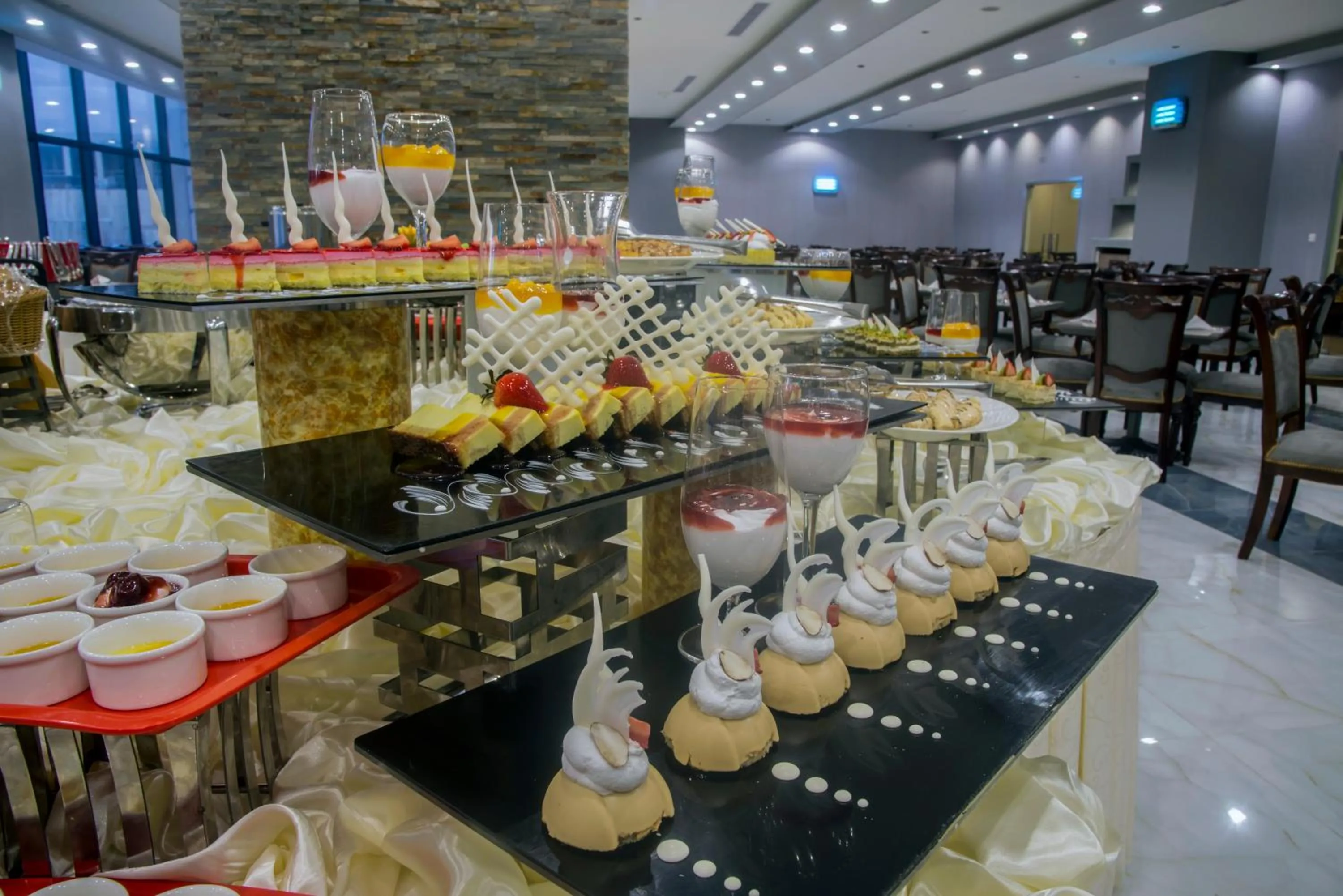 Lunch in Al Safwah Orchid Hotel