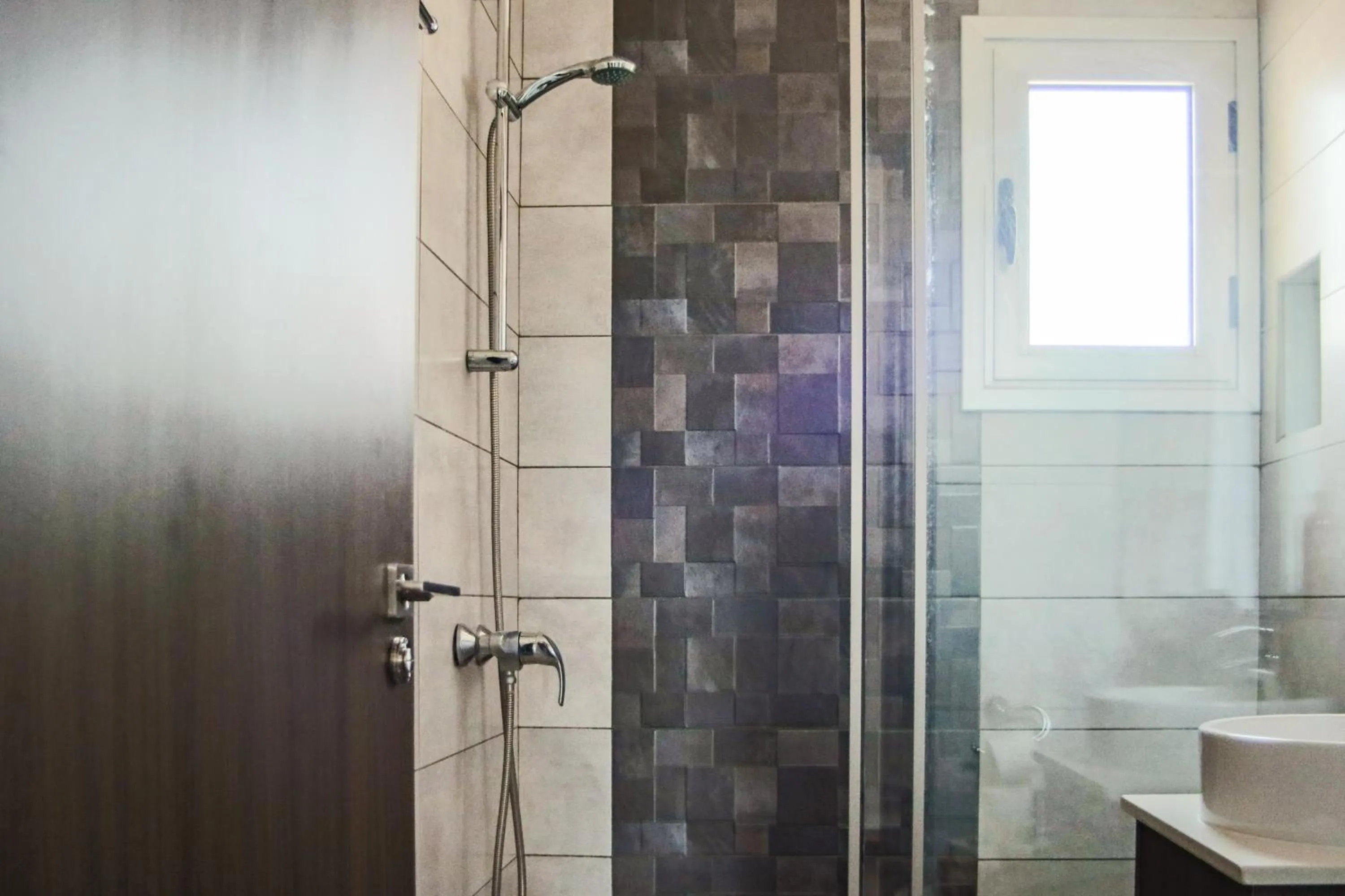 Shower in Phaedrus Living Seaview Luxury Flat Lighthouse 53