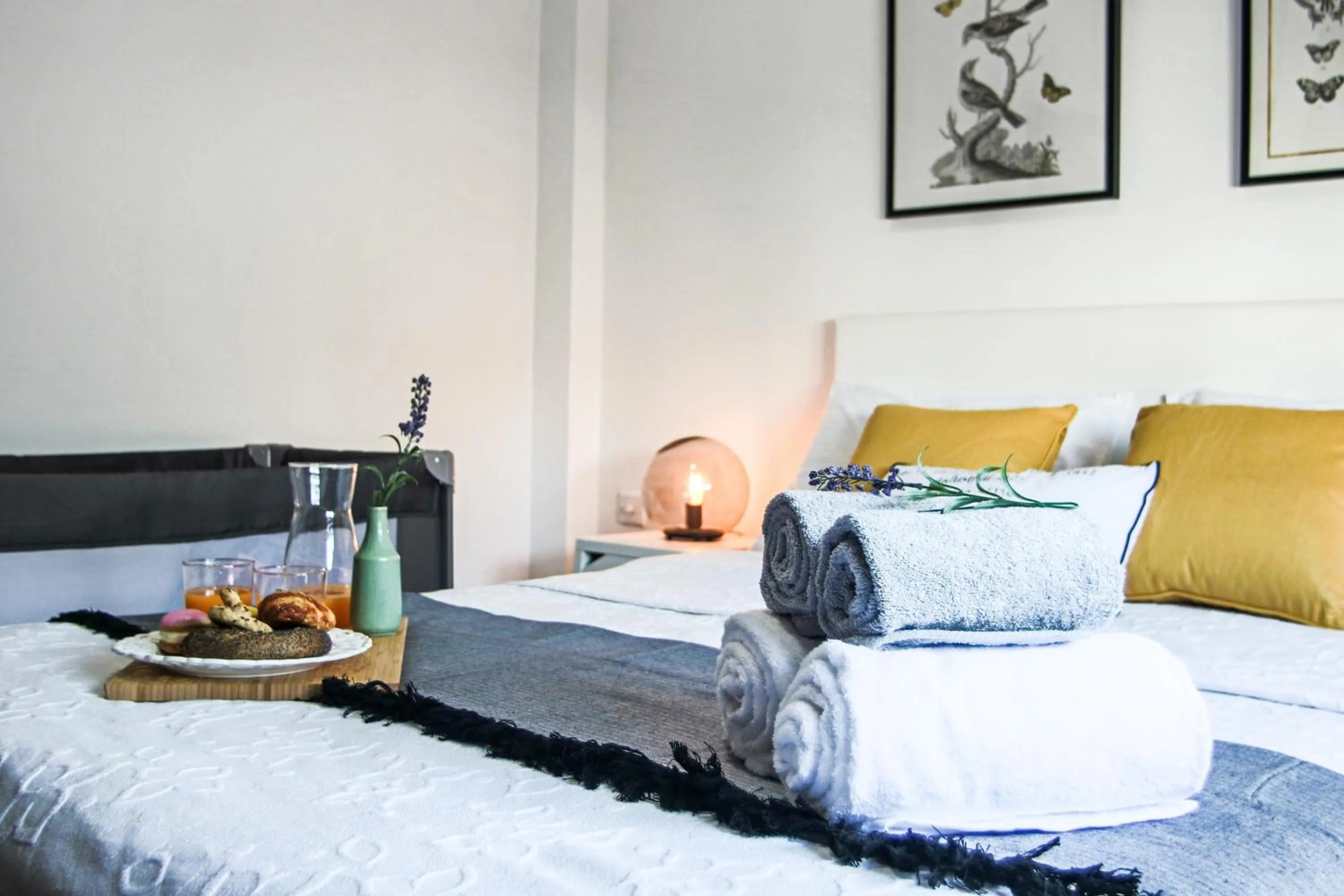 Bed in Phaedrus Living Seaview Luxury Flat Lighthouse 53