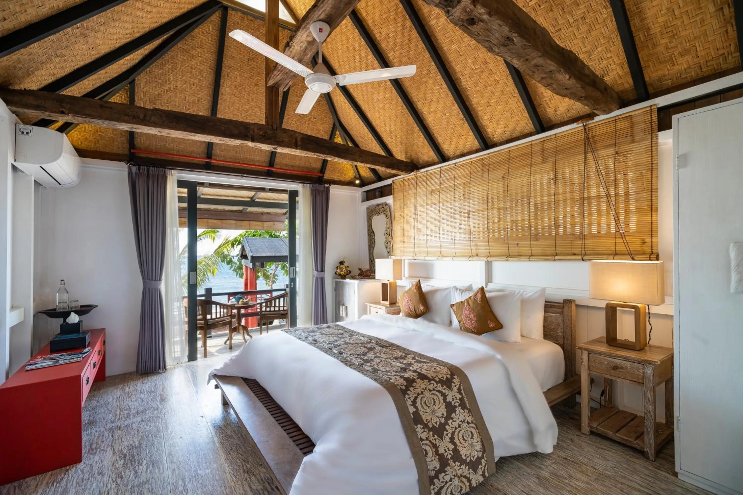 Sea view, Bed in Amed Lodge by Sudamala Resorts