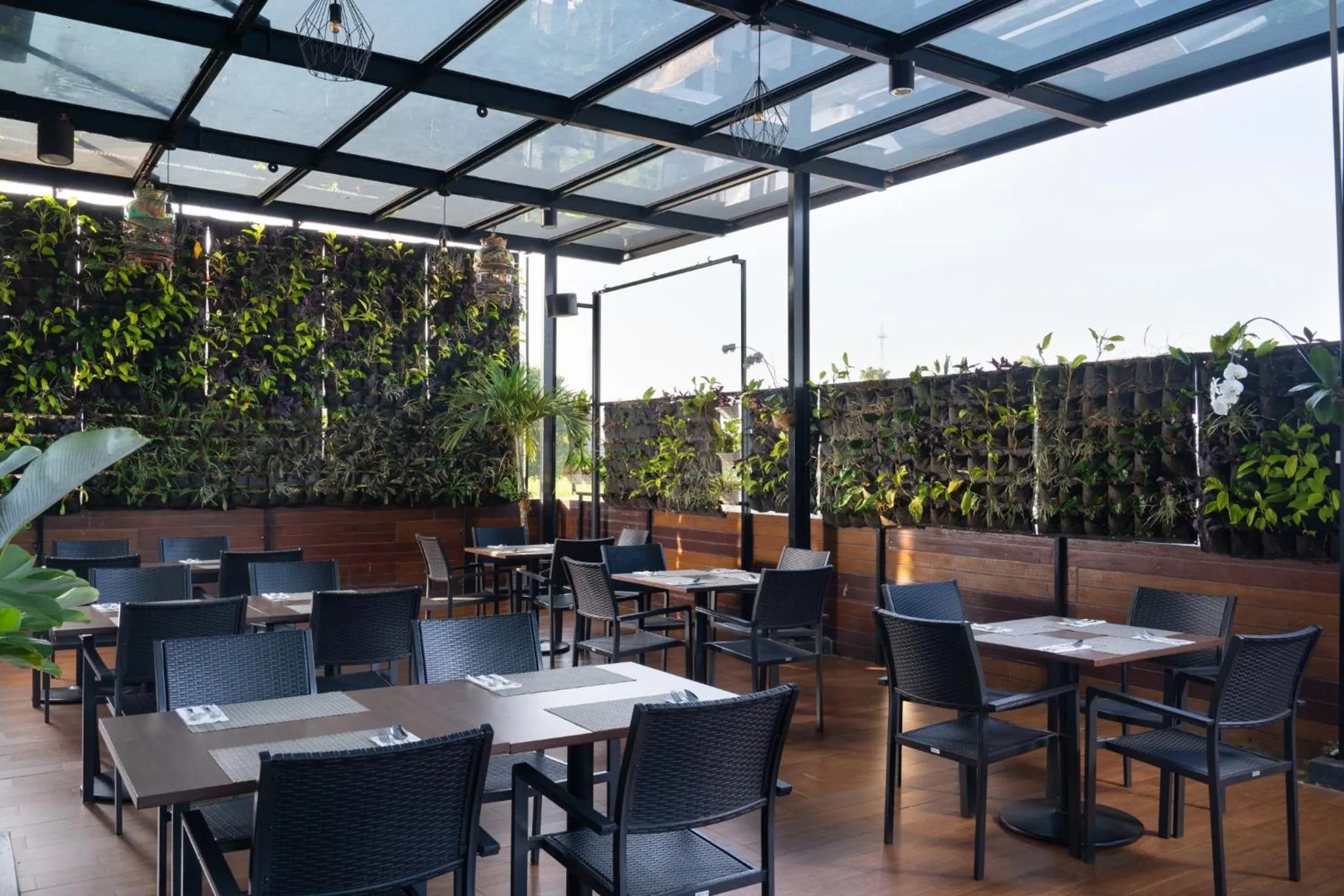 Restaurant/places to eat in Laska Hotel Sukabumi