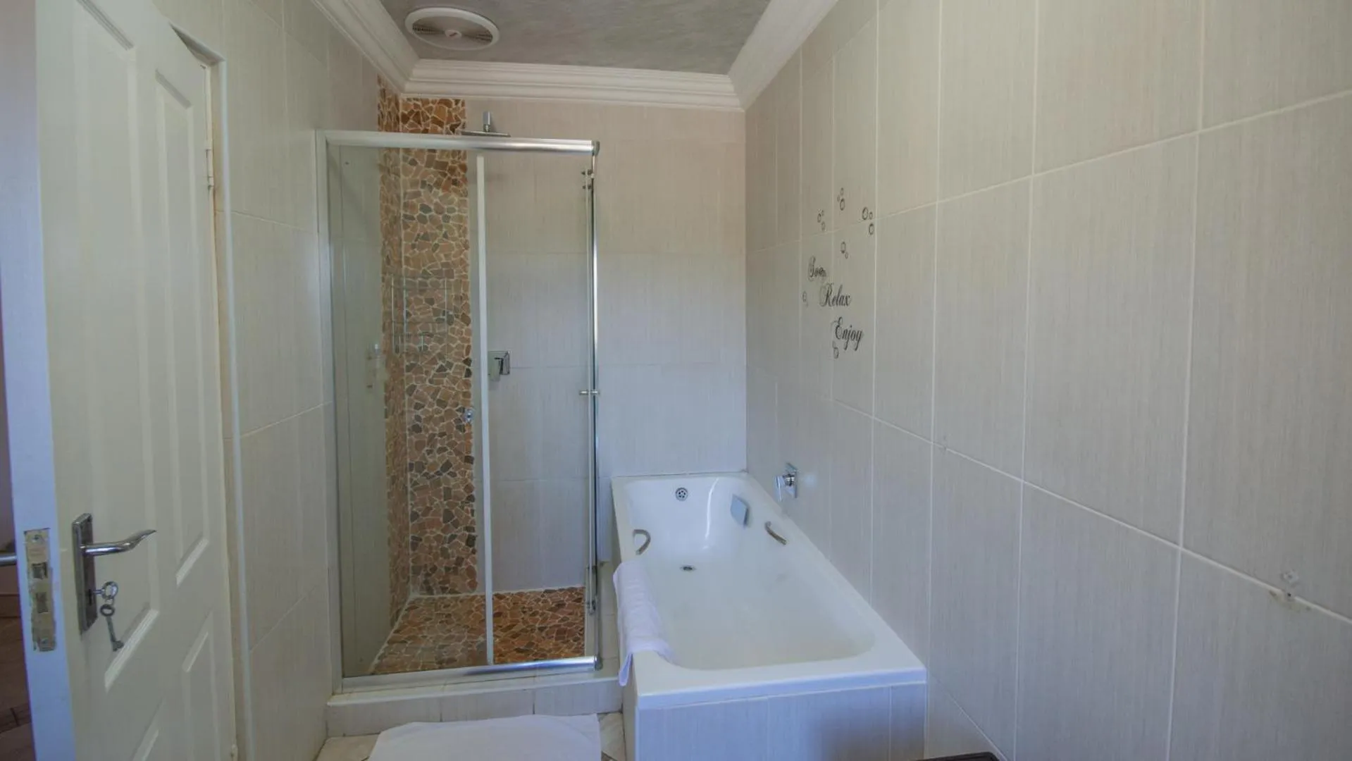 Bathroom in Falling Waters Guest House