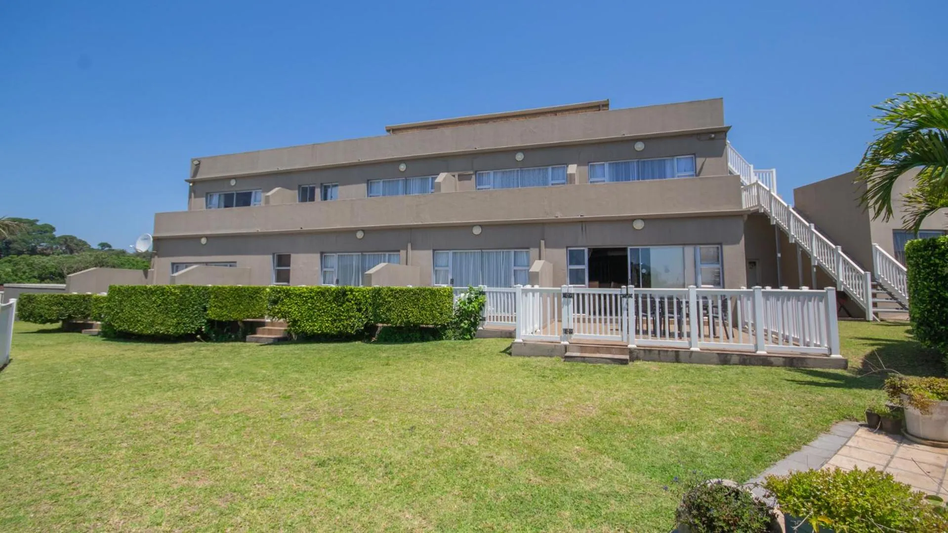 Property building in Falling Waters Guest House