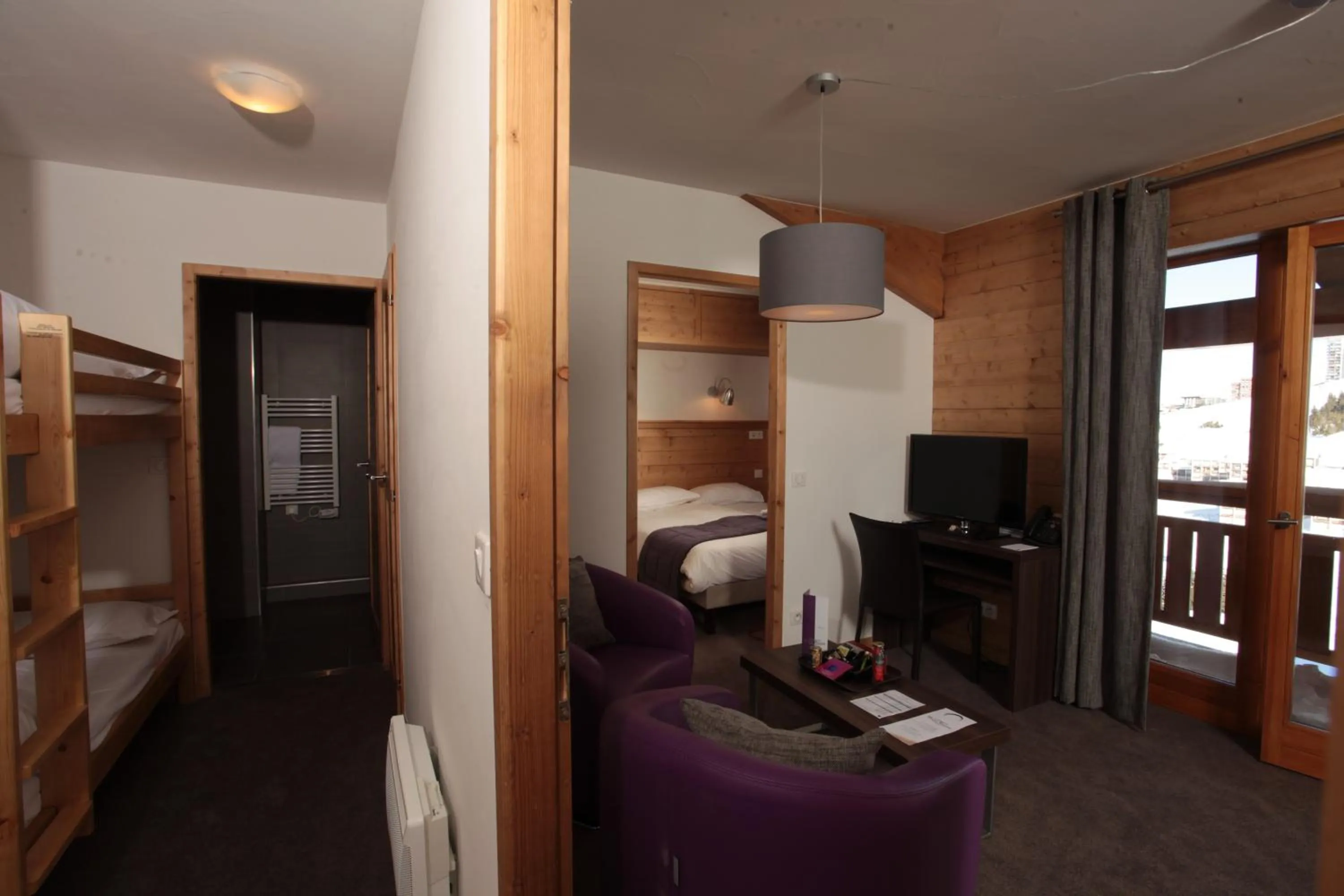 Photo of the whole room, Bed in Le Chalet du Mont Vallon Spa Resort