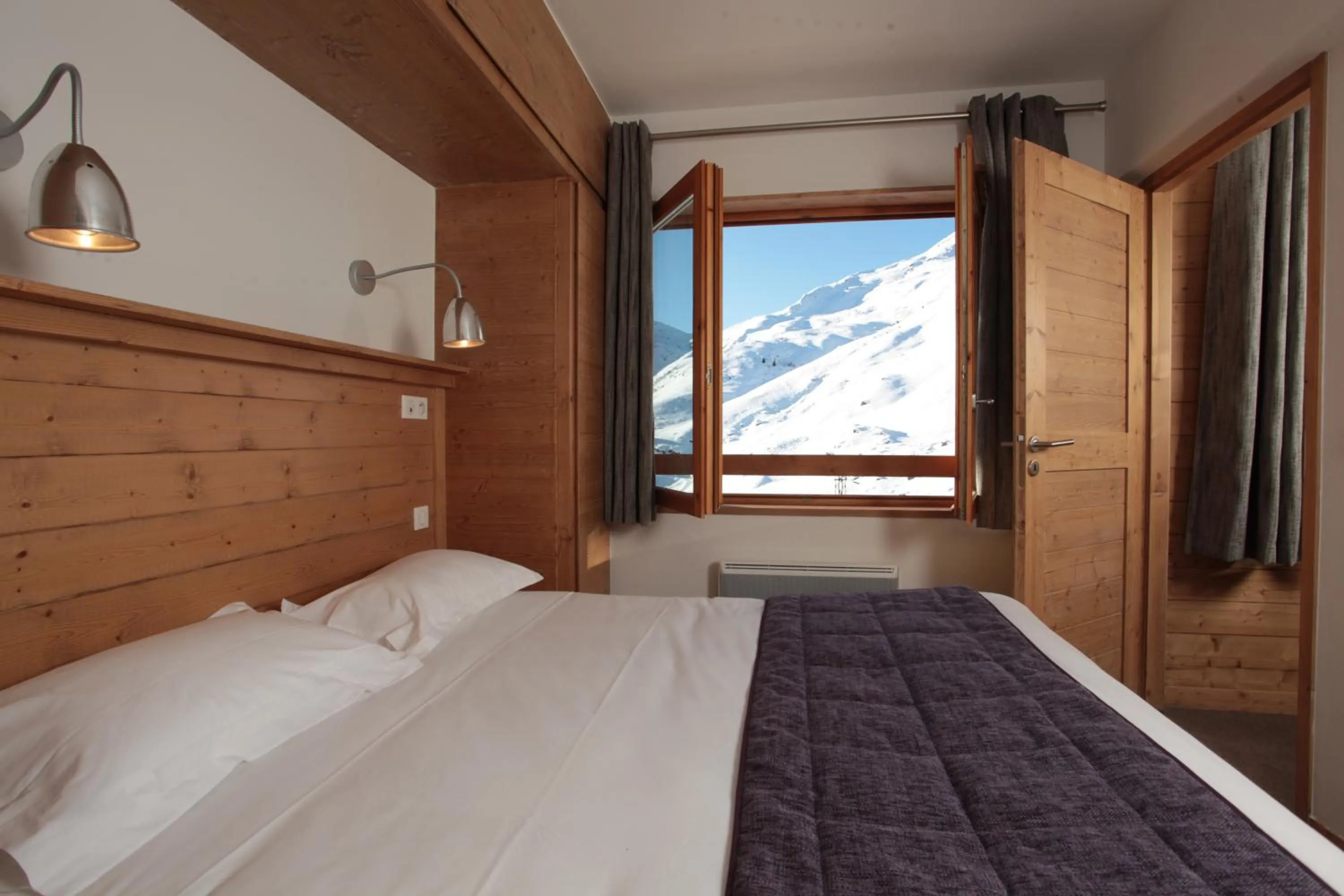 Winter, Bed in Le Chalet du Mont Vallon Spa Resort
