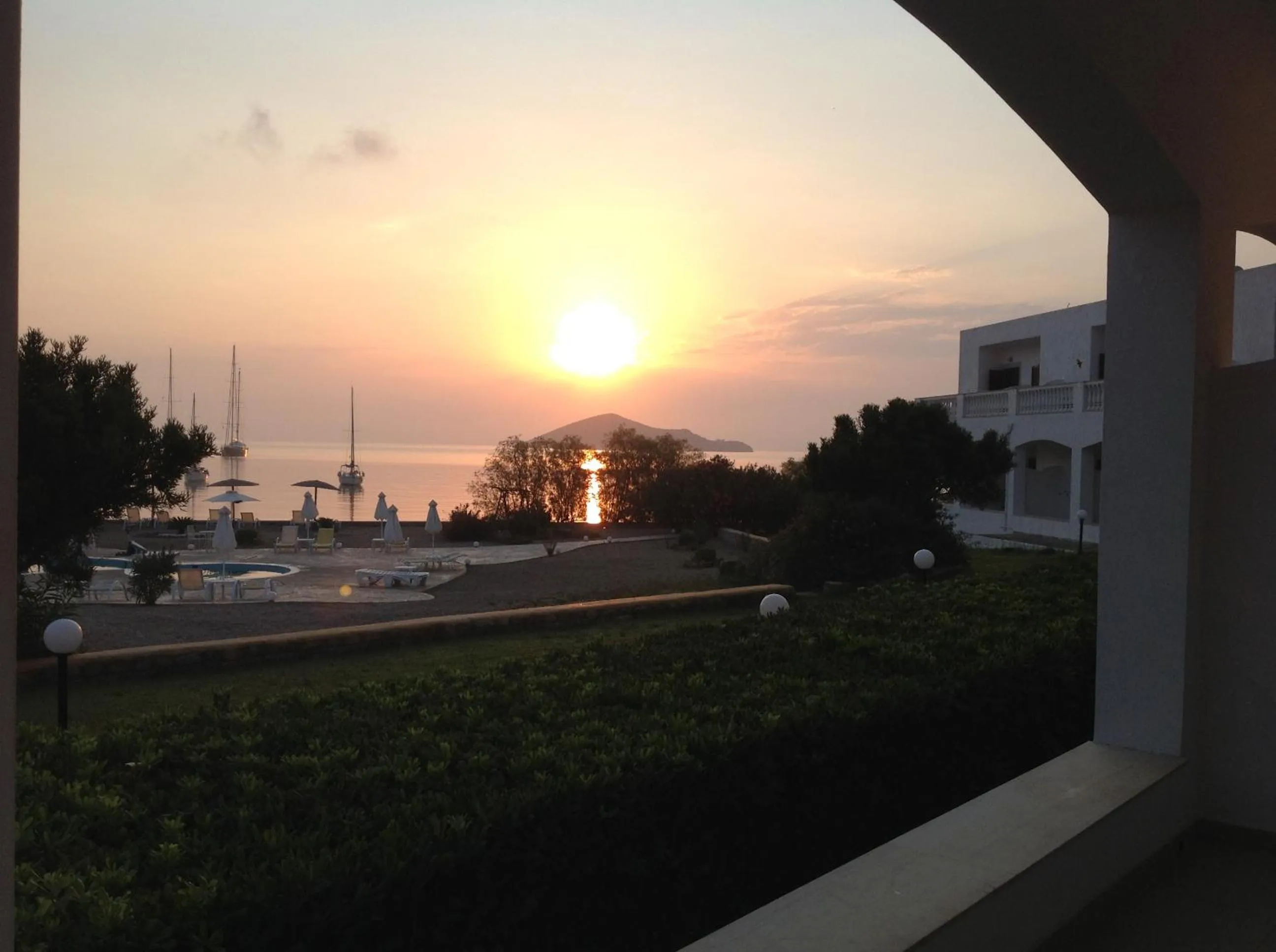 Spring in Tony's Beach Hotel